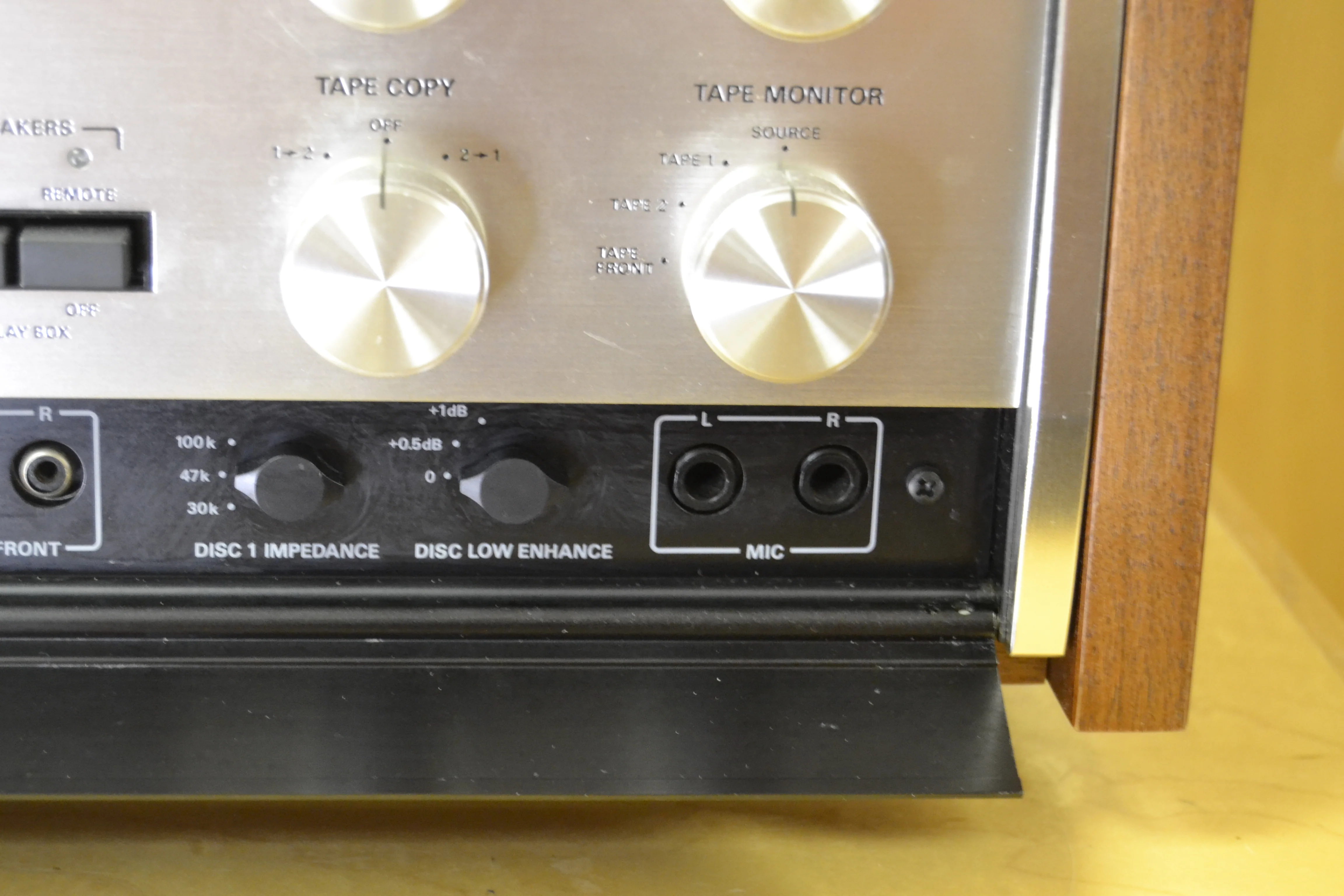 1975 Accuphase C200 Preamplifier - P300 Power Amplifier - T100 Tuner - New Hardwood Cases - Image 10