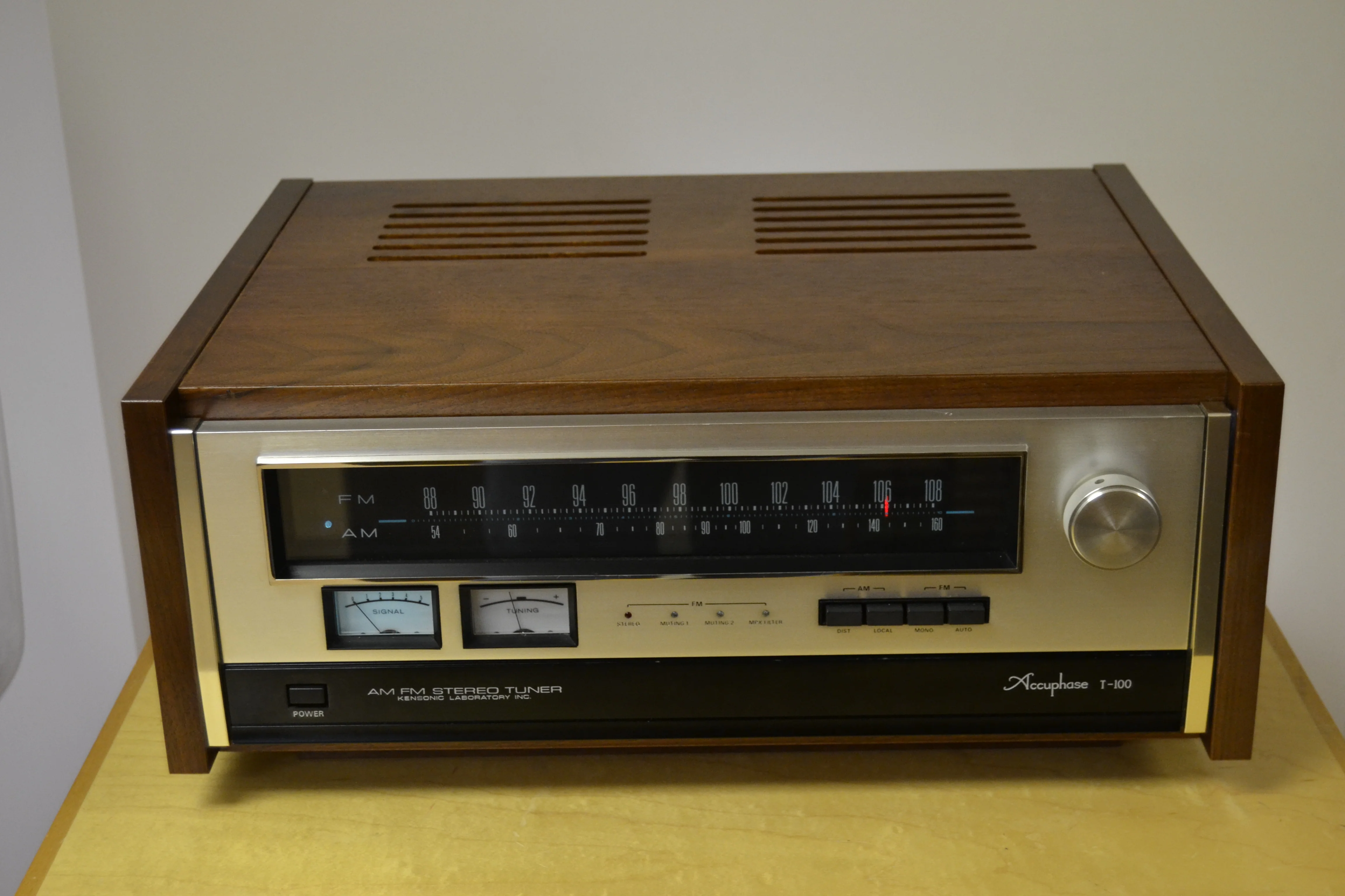 1975 Accuphase C200 Preamplifier - P300 Power Amplifier - T100 Tuner - New Hardwood Cases - Image 20