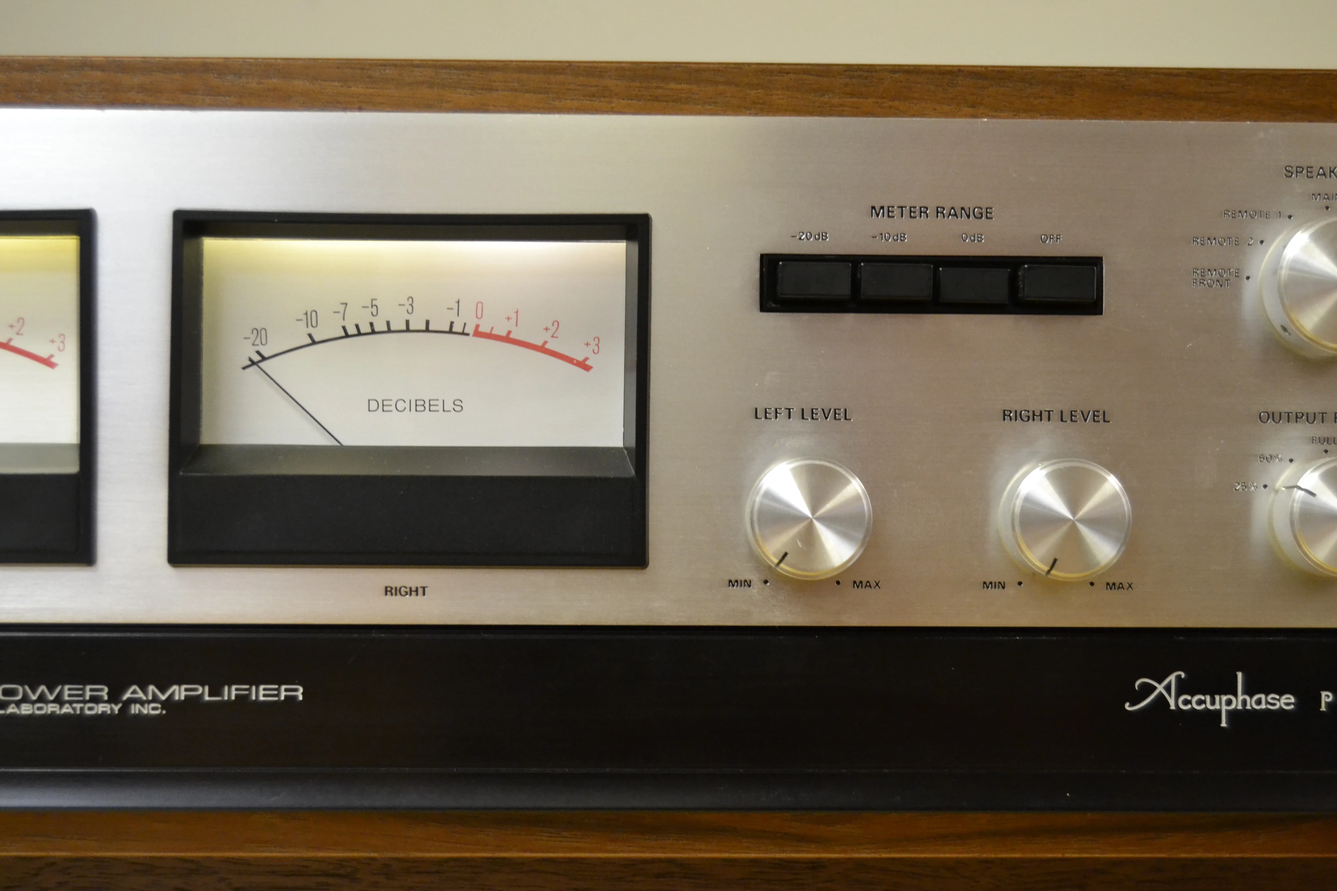 1975 Accuphase C200 Preamplifier - P300 Power Amplifier - T100 Tuner - New Hardwood Cases - Image 30