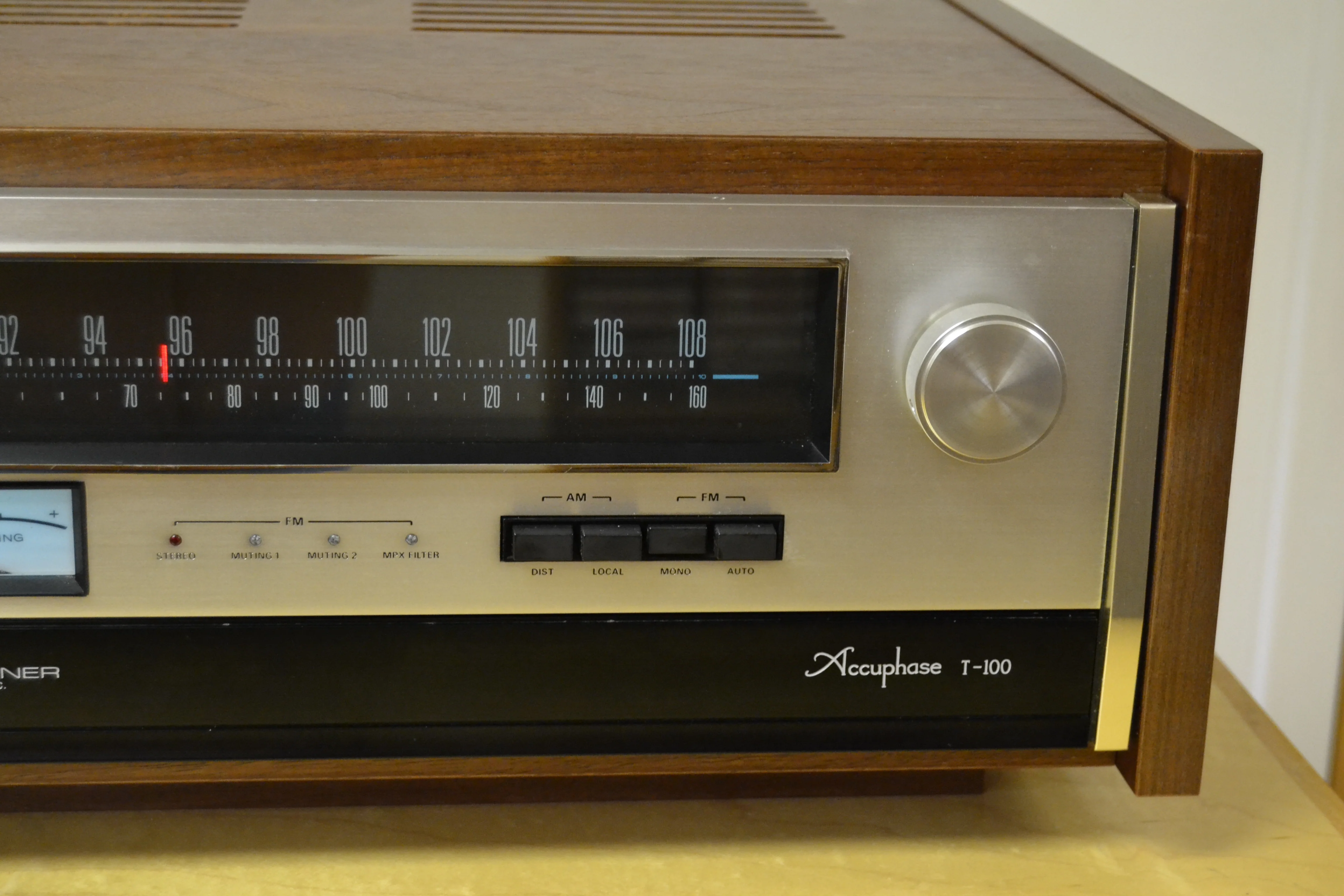 1975 Accuphase C200 Preamplifier - P300 Power Amplifier - T100 Tuner - New Hardwood Cases - Image 41