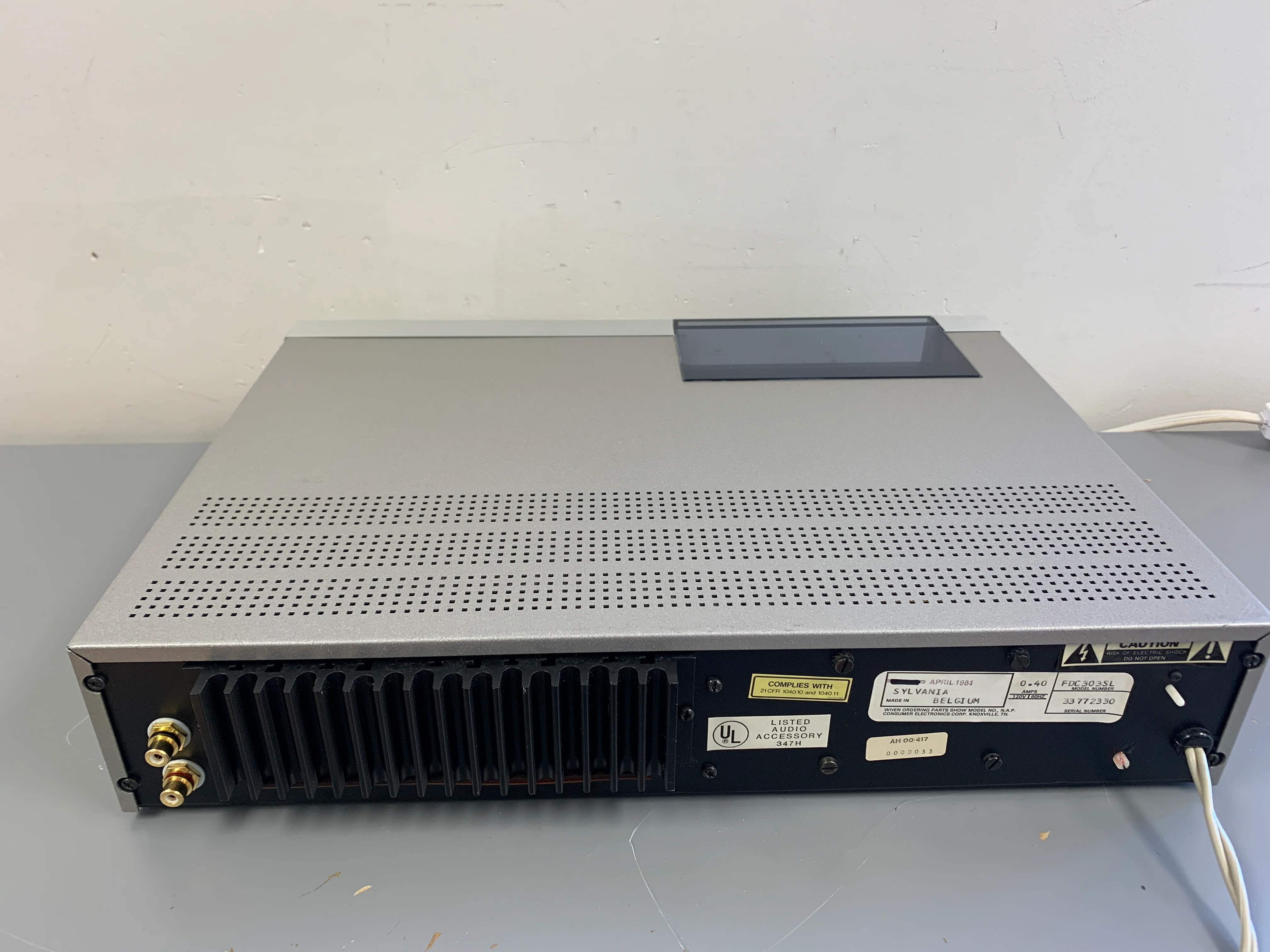 1984 Sylvania FDC303 Single CD Player ( Philips CD303 / Magnavox FD3030 ) - Image 14