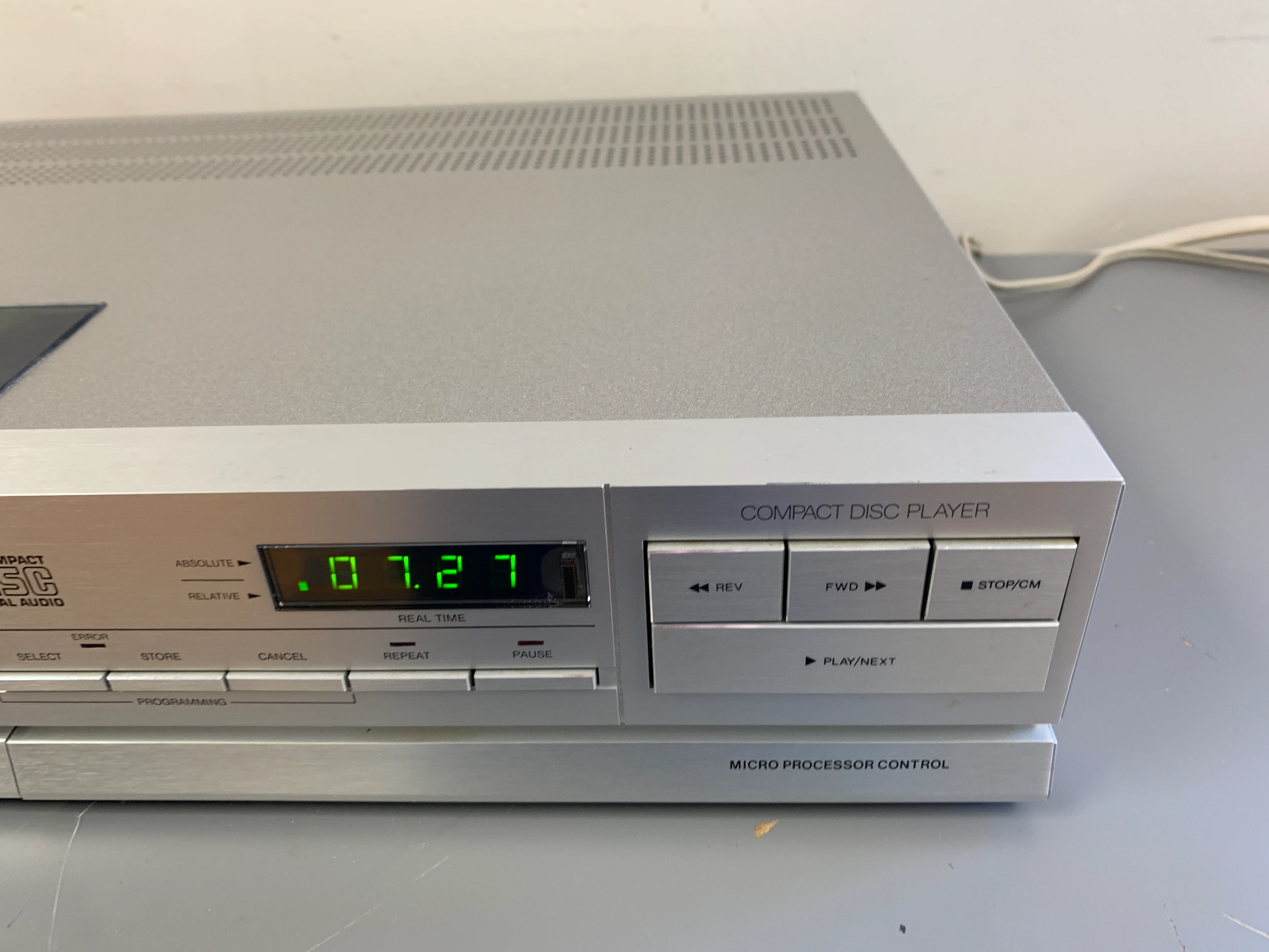 1984 Sylvania FDC303 Single CD Player ( Philips CD303 / Magnavox FD3030 ) - Image 6