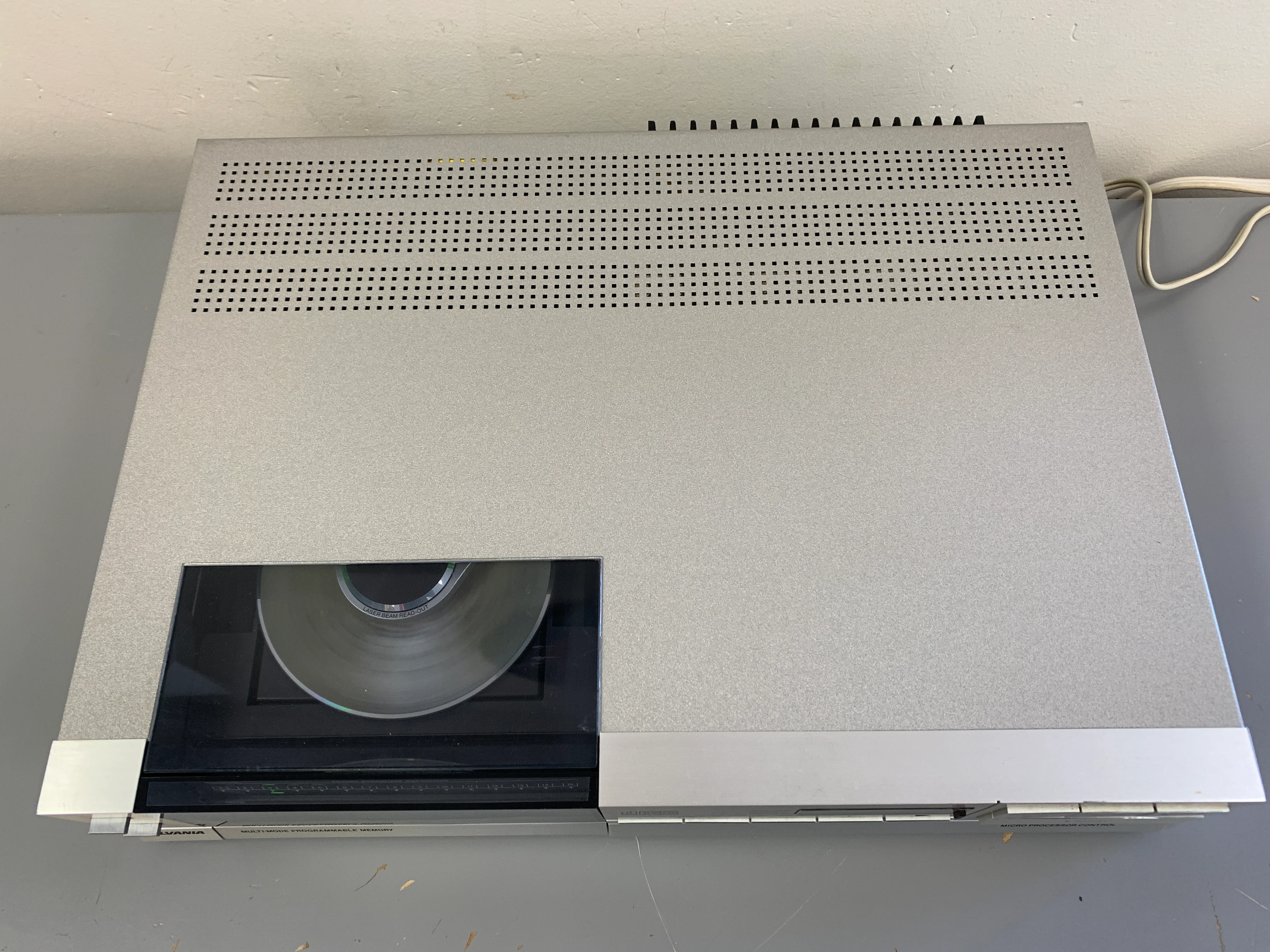 1984 Sylvania FDC303 Single CD Player ( Philips CD303 / Magnavox FD3030 ) - Image 7