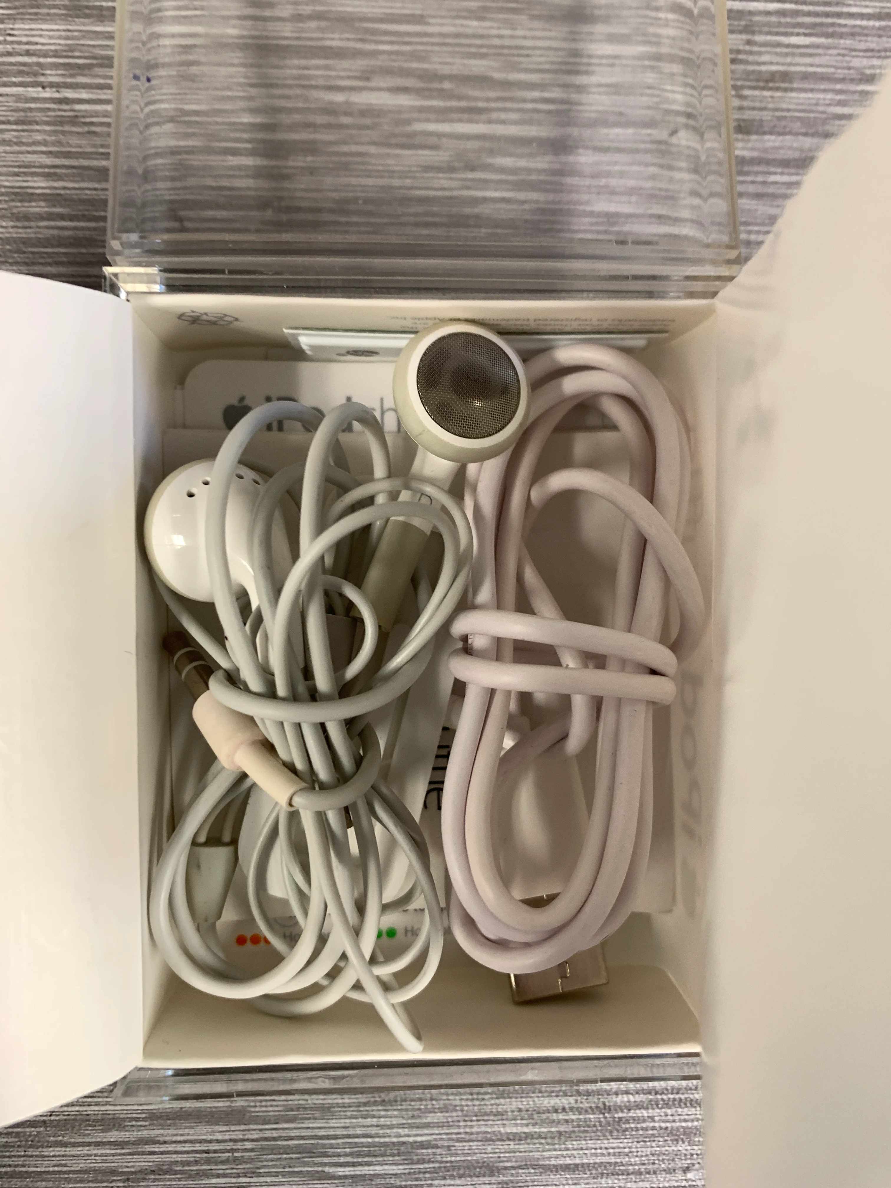 2nd Generation 1 GB Blue iPod Shuffle w/ Charging Dock and Headphones - Image 3