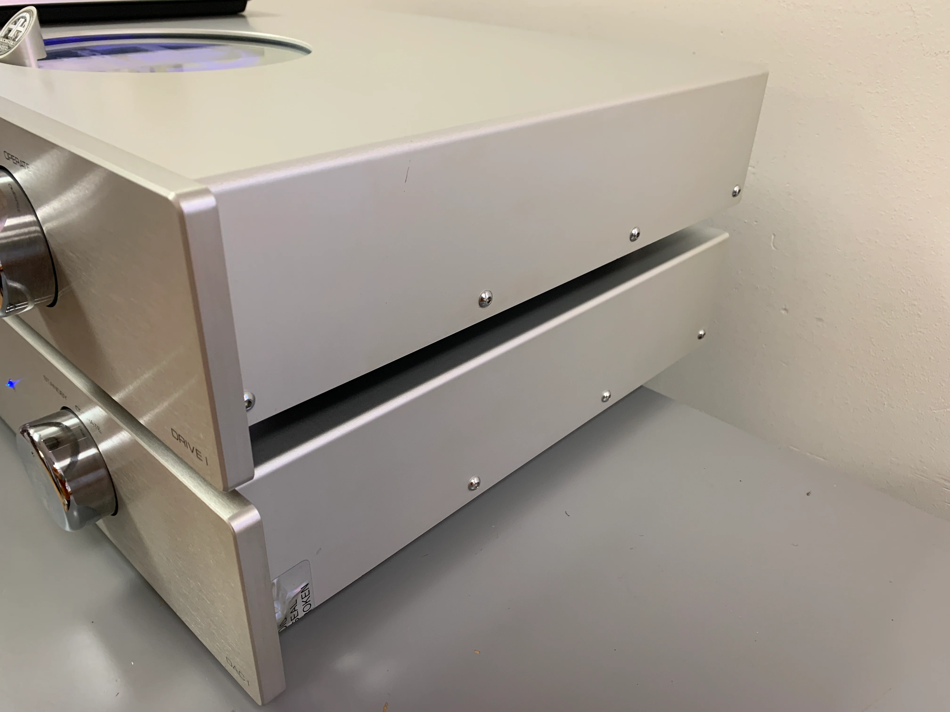 Accustic Arts DRIVE1 and Upgraded DAC1 * Cd Transport and DAC * Remote * Manuals * Boxes - Image 10