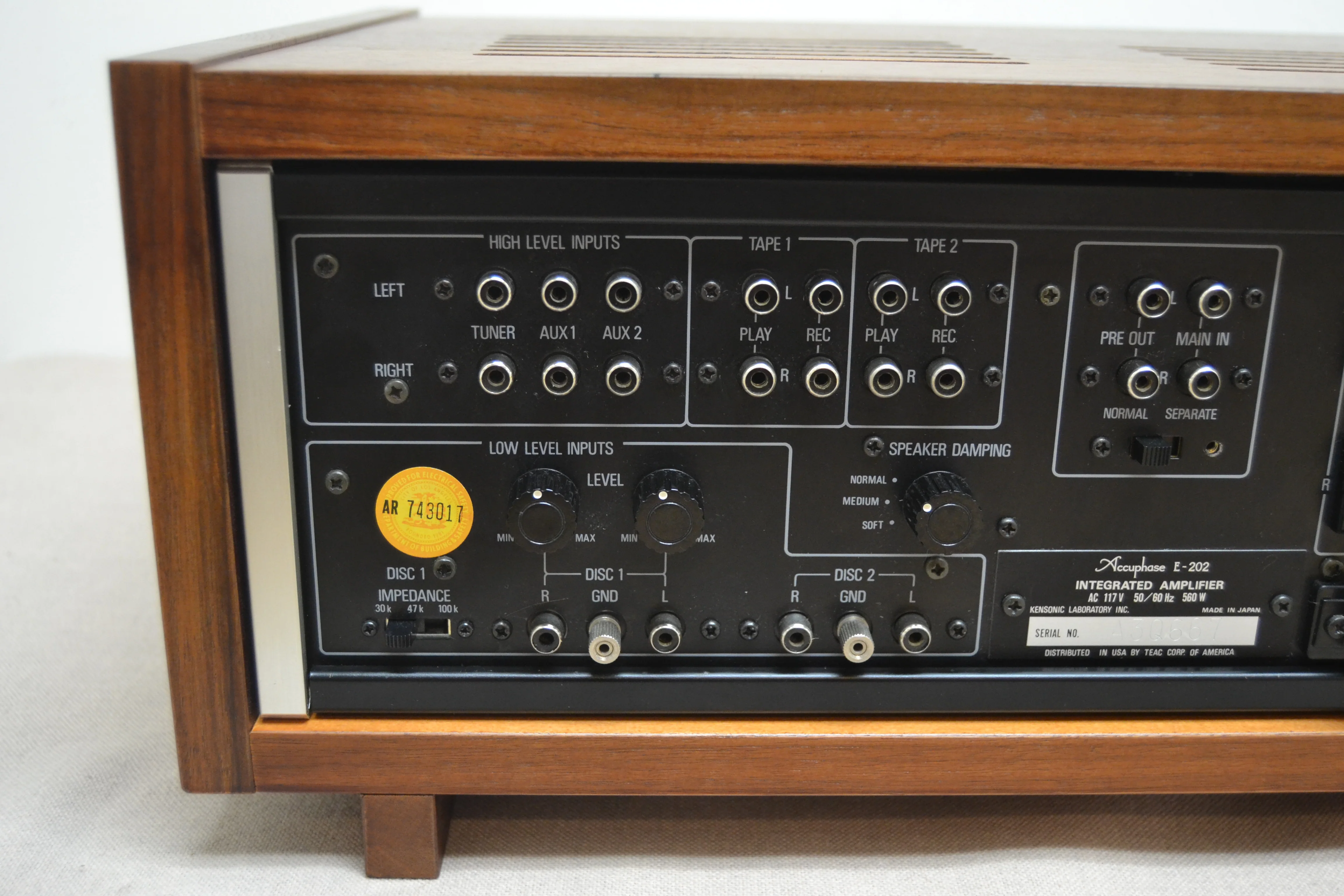 Accuphase E-202 Stereo Integrated Amplifier * 100W RMS * 1974 * Wood Case - Image 13