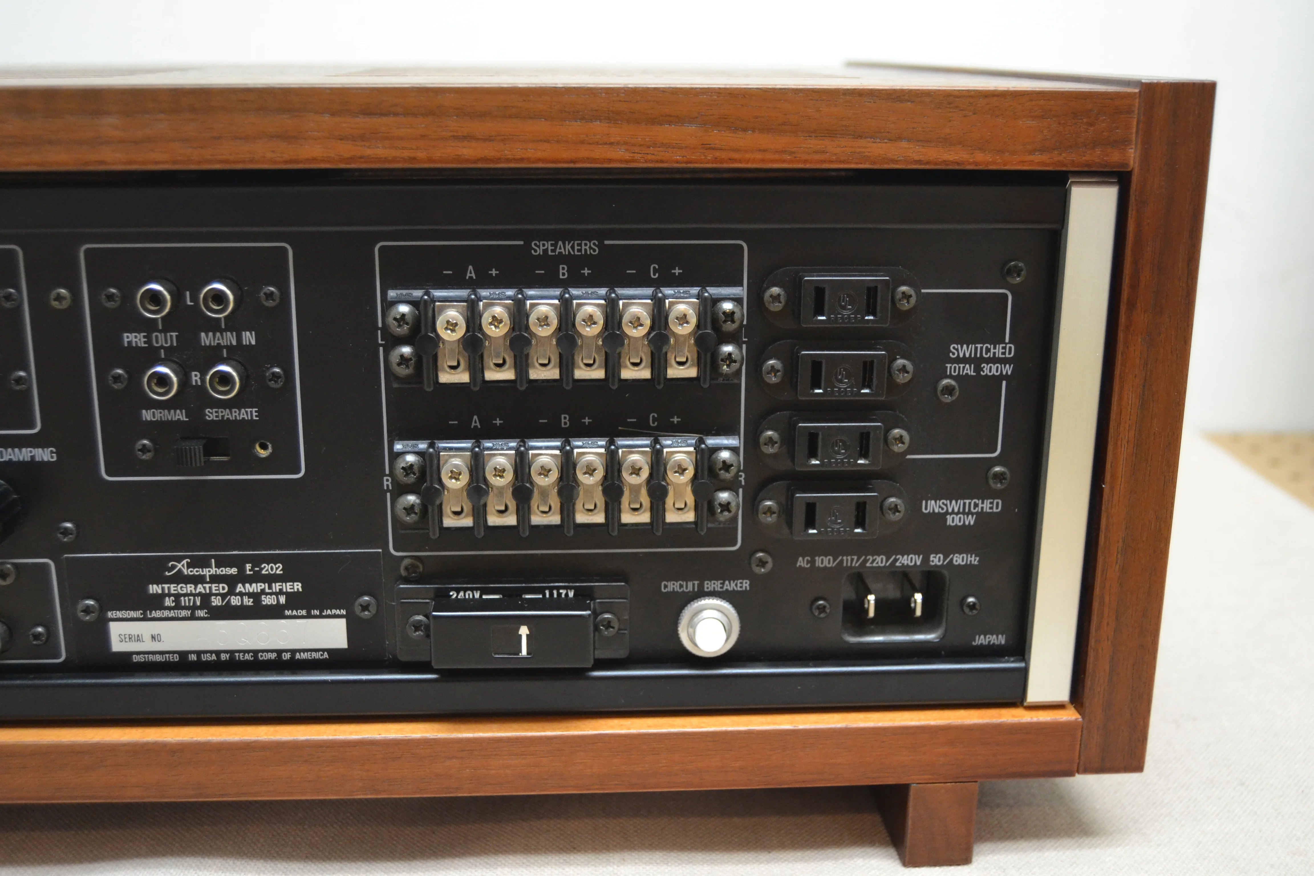 Accuphase E-202 Stereo Integrated Amplifier * 100W RMS * 1974 * Wood Case - Image 15