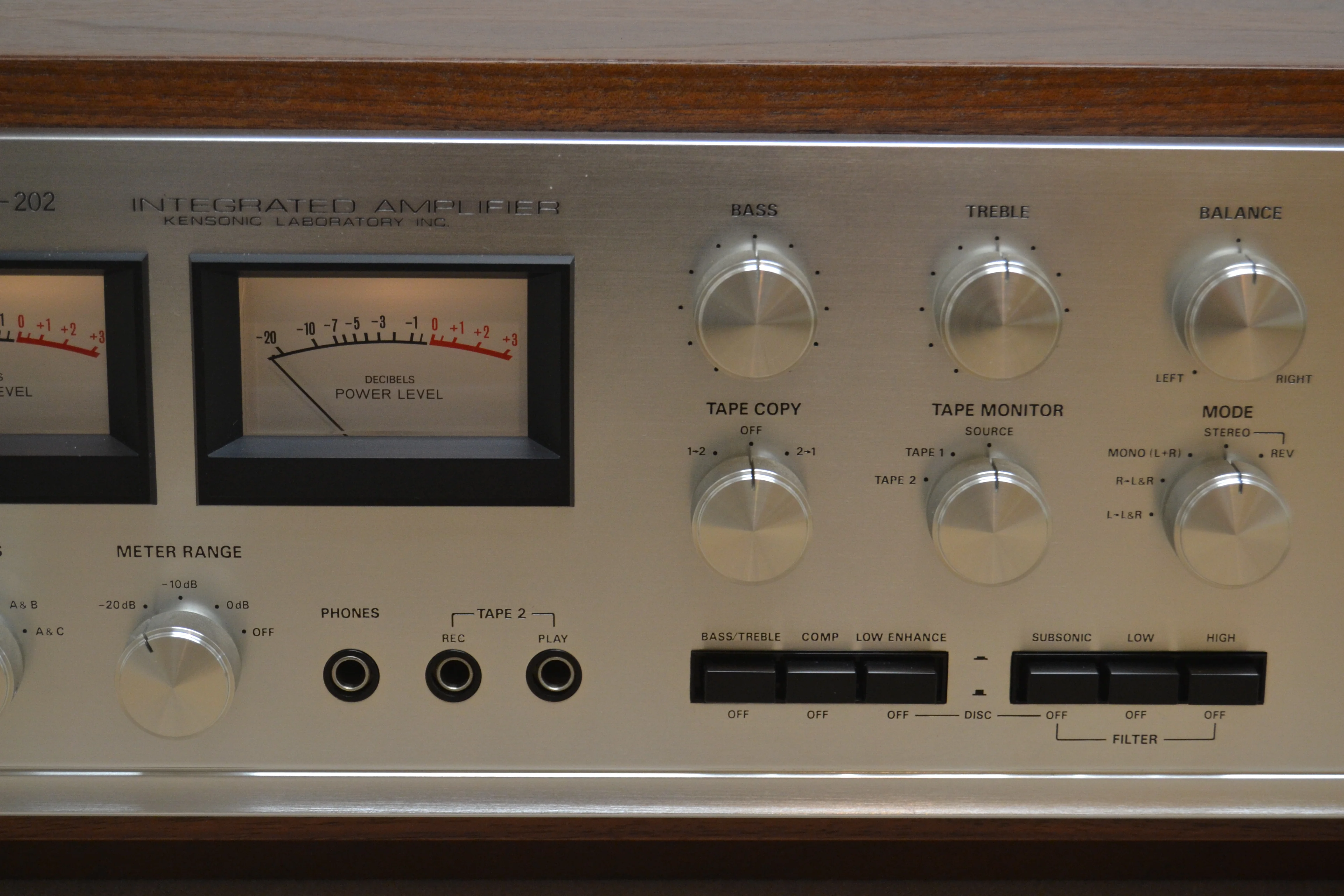 Accuphase E-202 Stereo Integrated Amplifier * 100W RMS * 1974 * Wood Case - Image 3