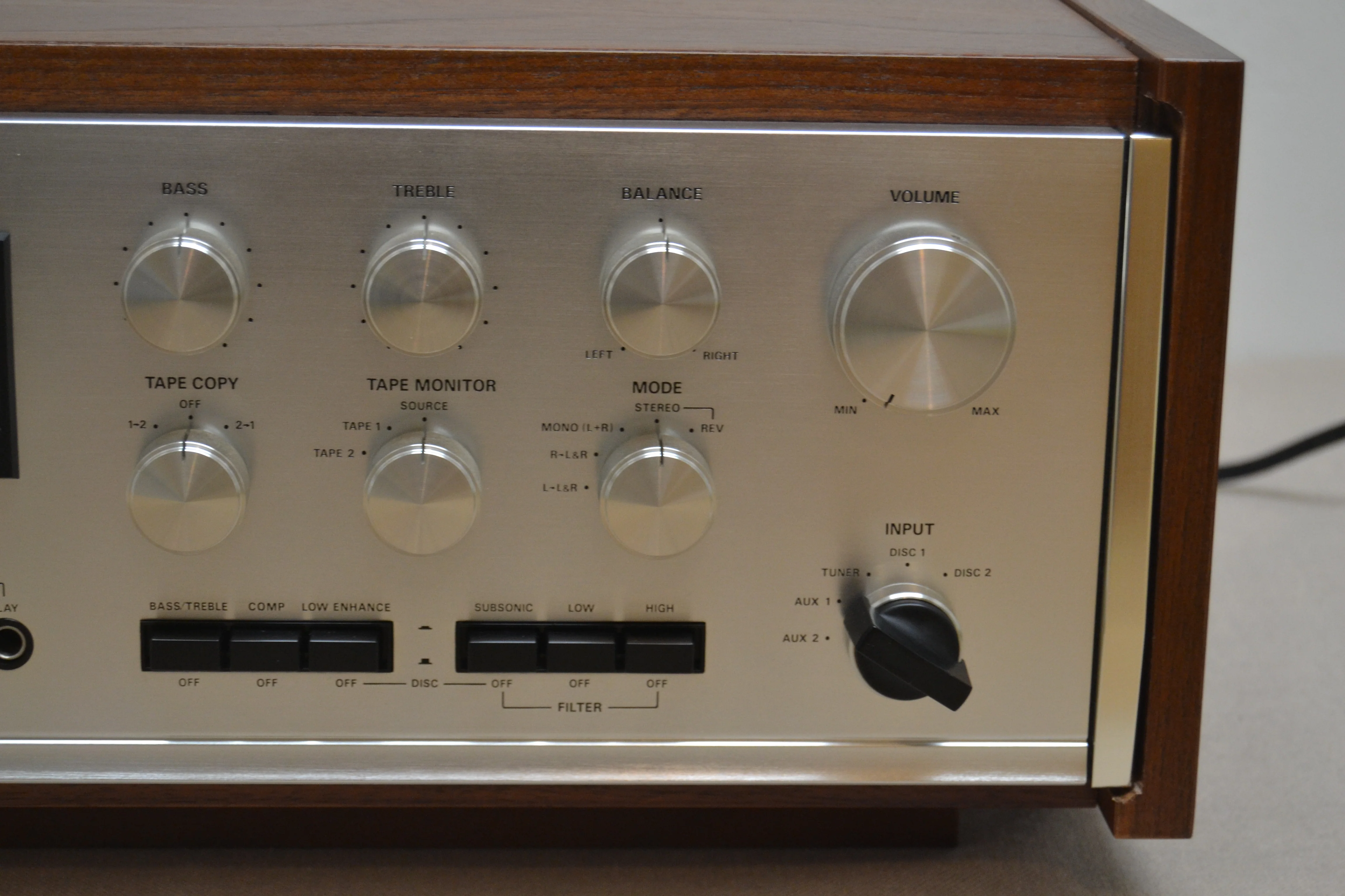 Accuphase E-202 Stereo Integrated Amplifier * 100W RMS * 1974 * Wood Case - Image 4