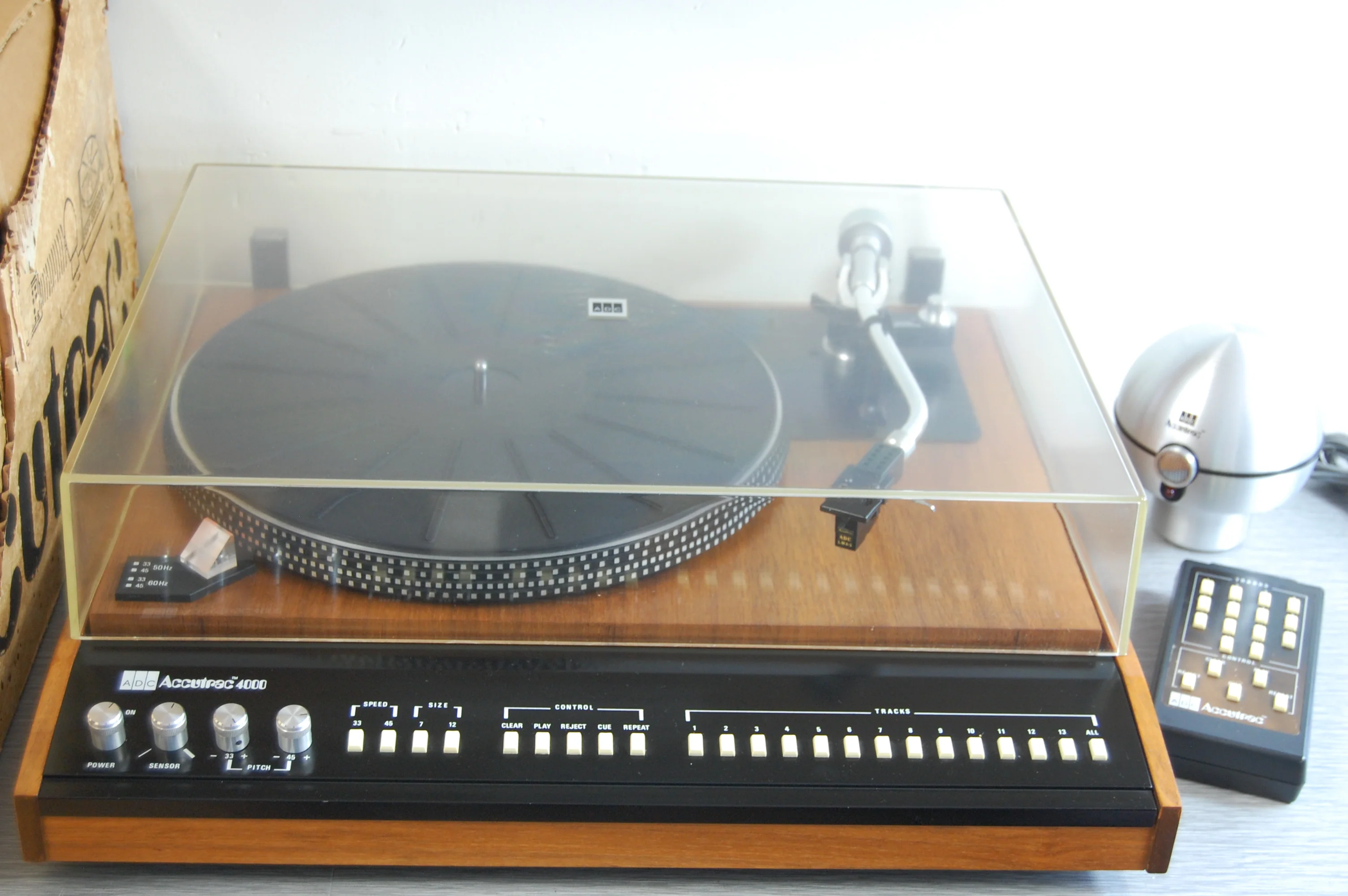 ADC Accutrac 4000 Programmable Turntable - Remote Control - Box - Image 2
