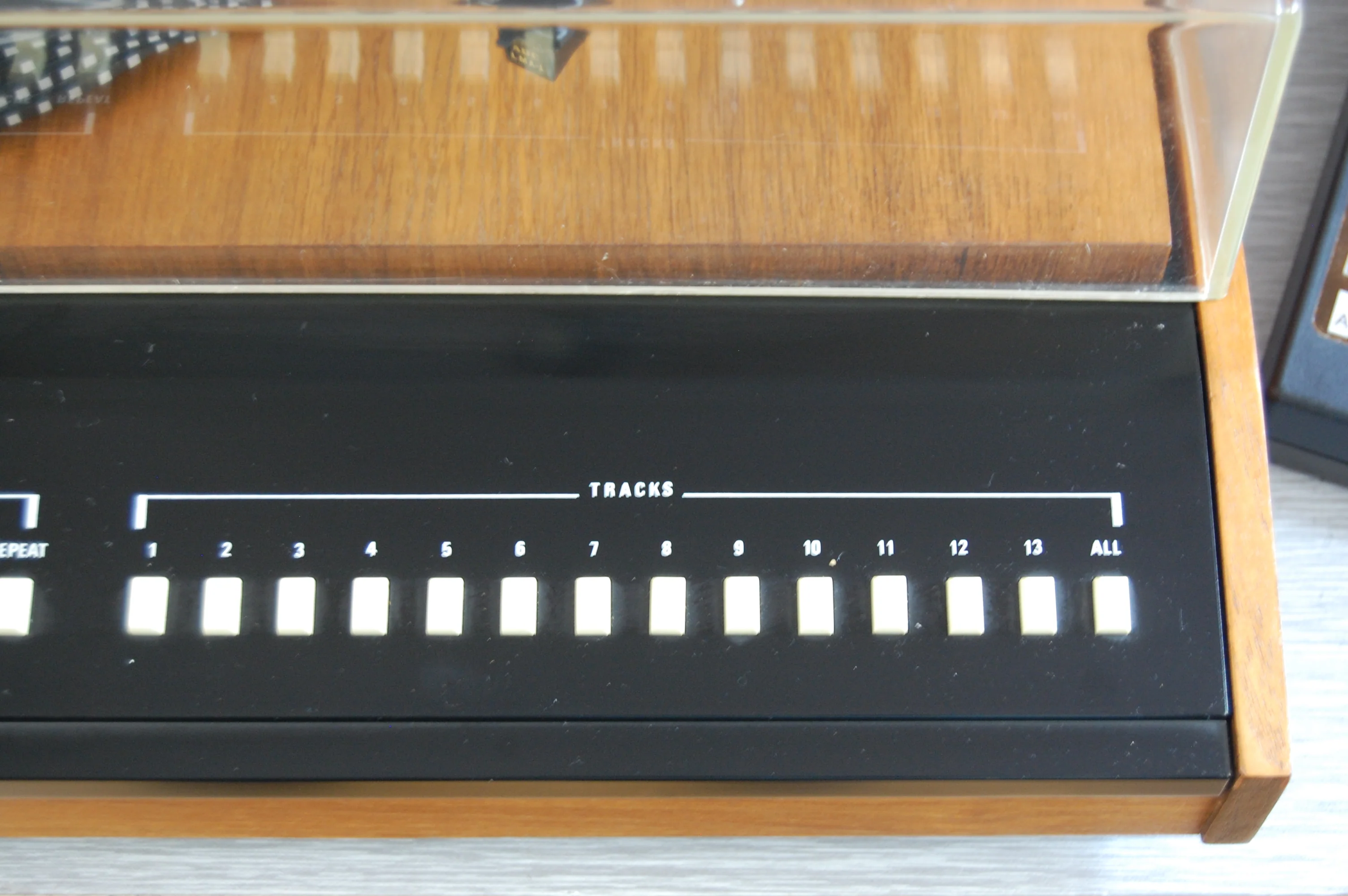 ADC Accutrac 4000 Programmable Turntable - Remote Control - Box - Image 6