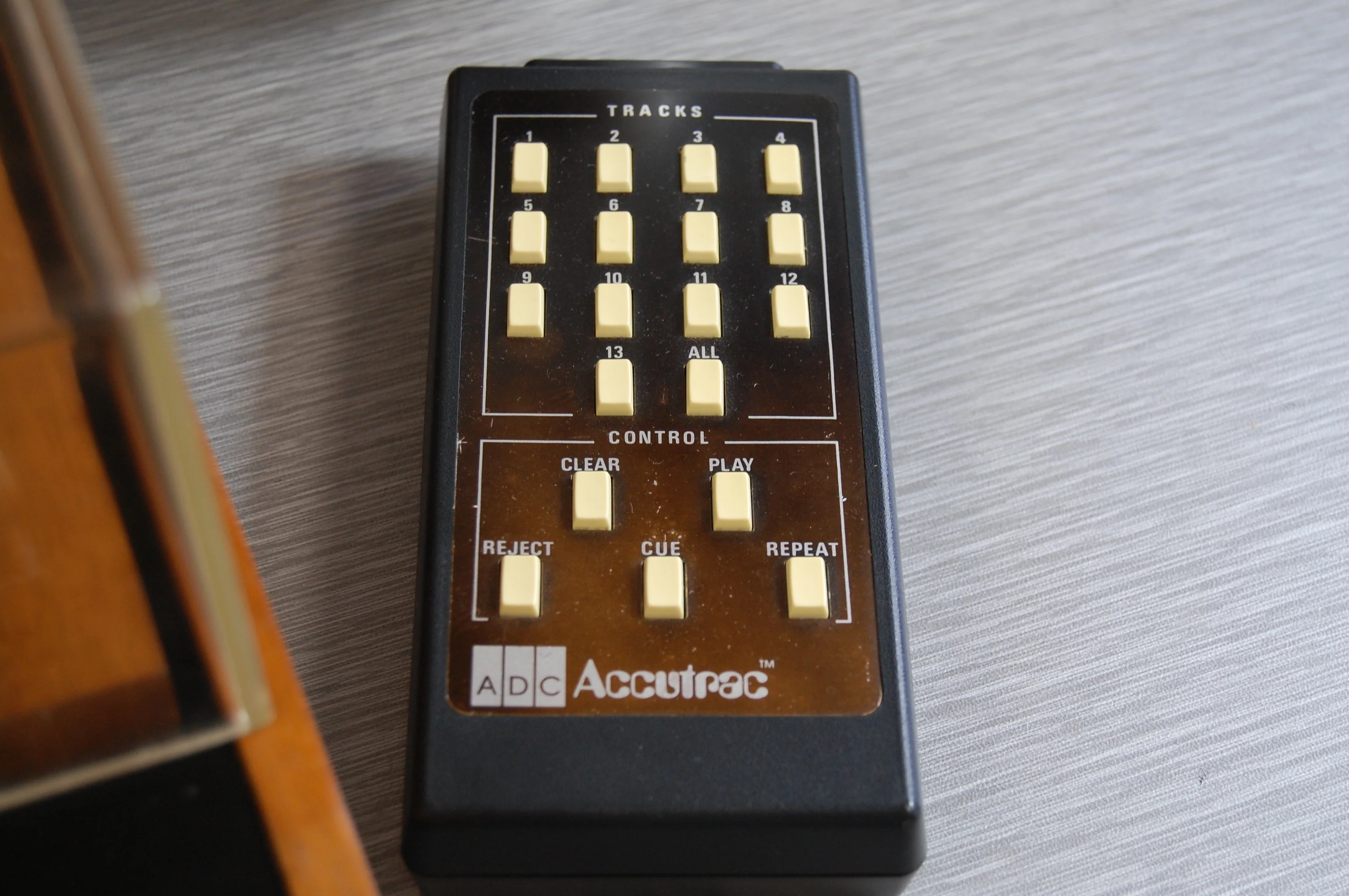 ADC Accutrac 4000 Programmable Turntable - Remote Control - Box - Image 9