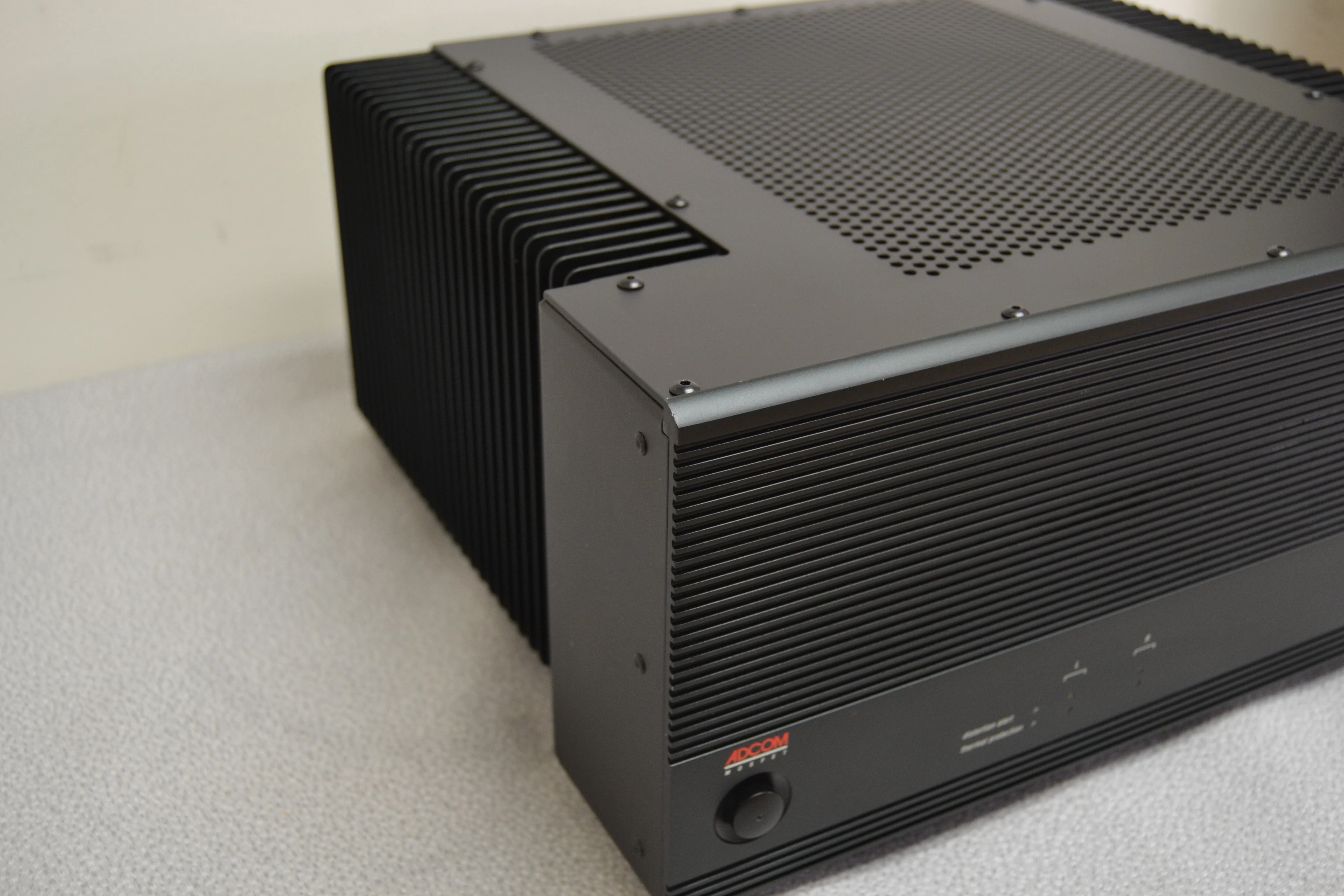 Adcom GFA-5500 Power Amplifier * 200W RMS * 1995 - Image 8