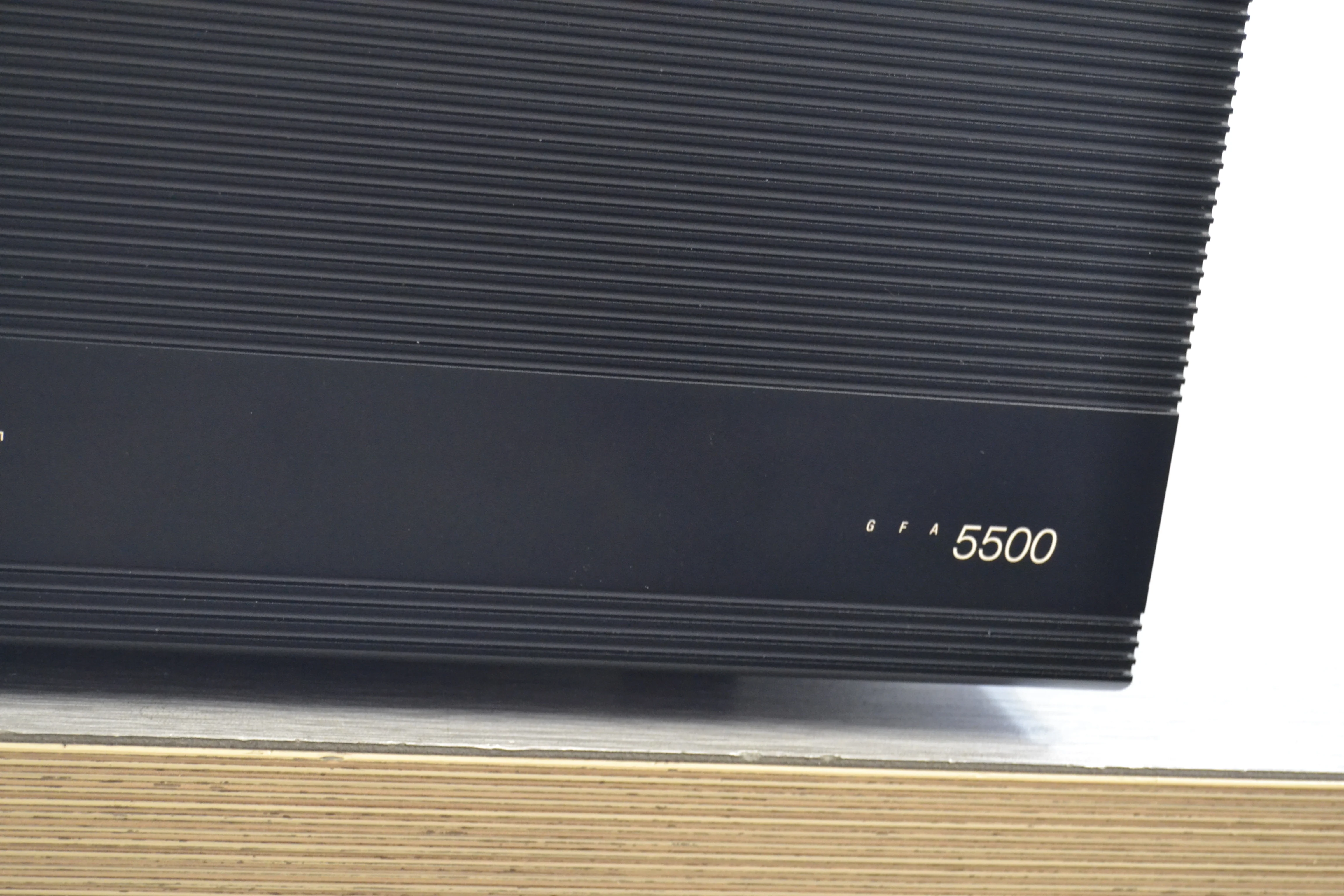 Adcom GFA 5500 Stereo Power Amplifier - Image 4