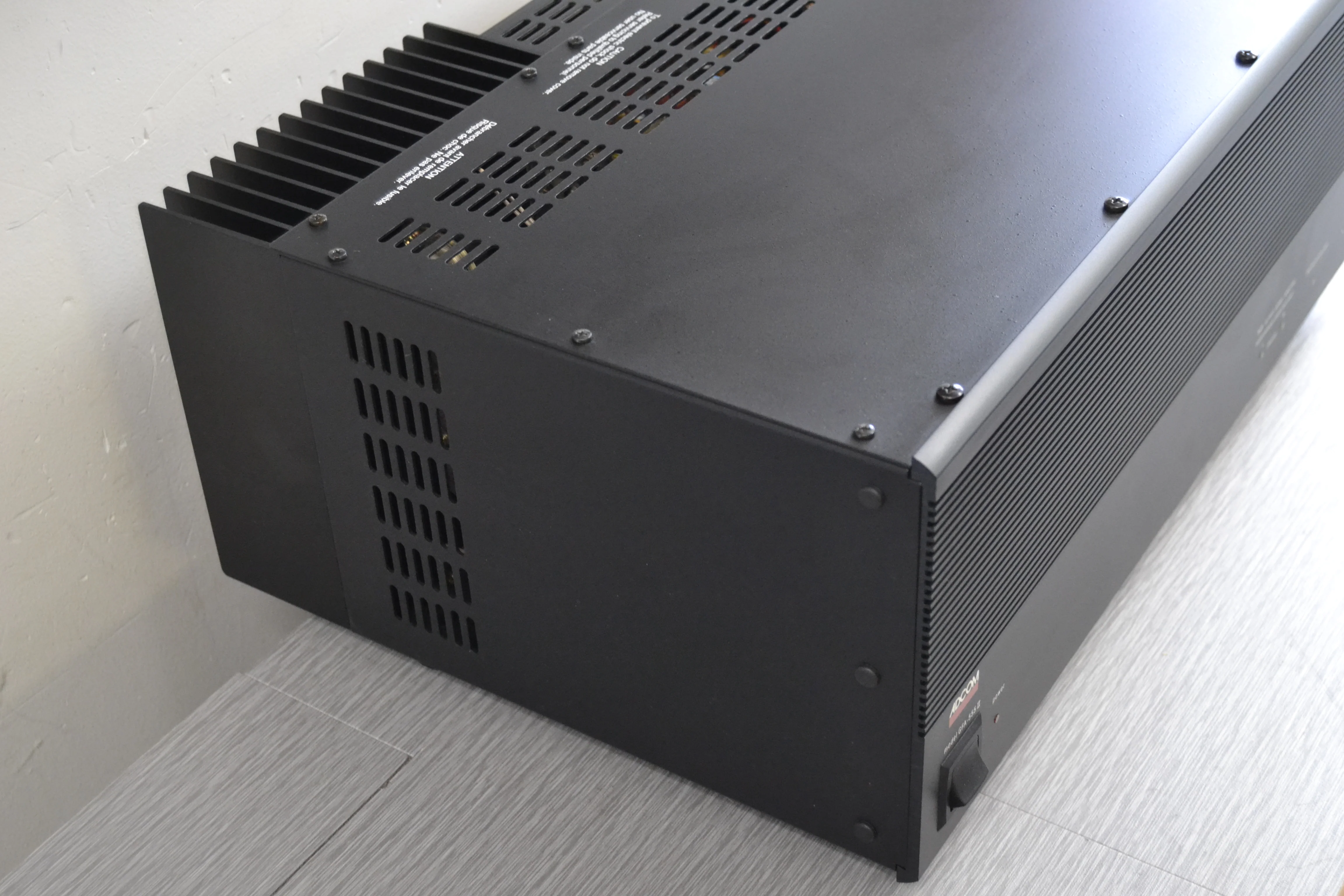 Adcom GFA 555 II * Power Amplifier * 200W RMS - Image 2