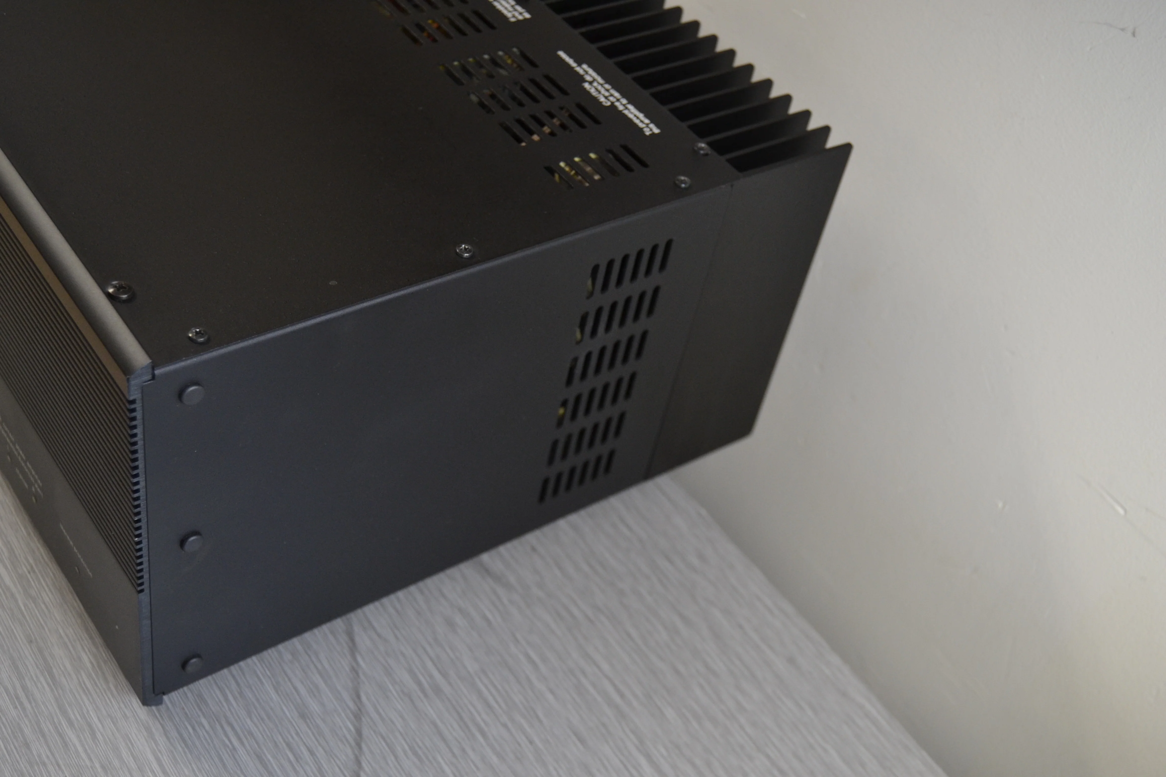 Adcom GFA 555 II * Power Amplifier * 200W RMS - Image 6