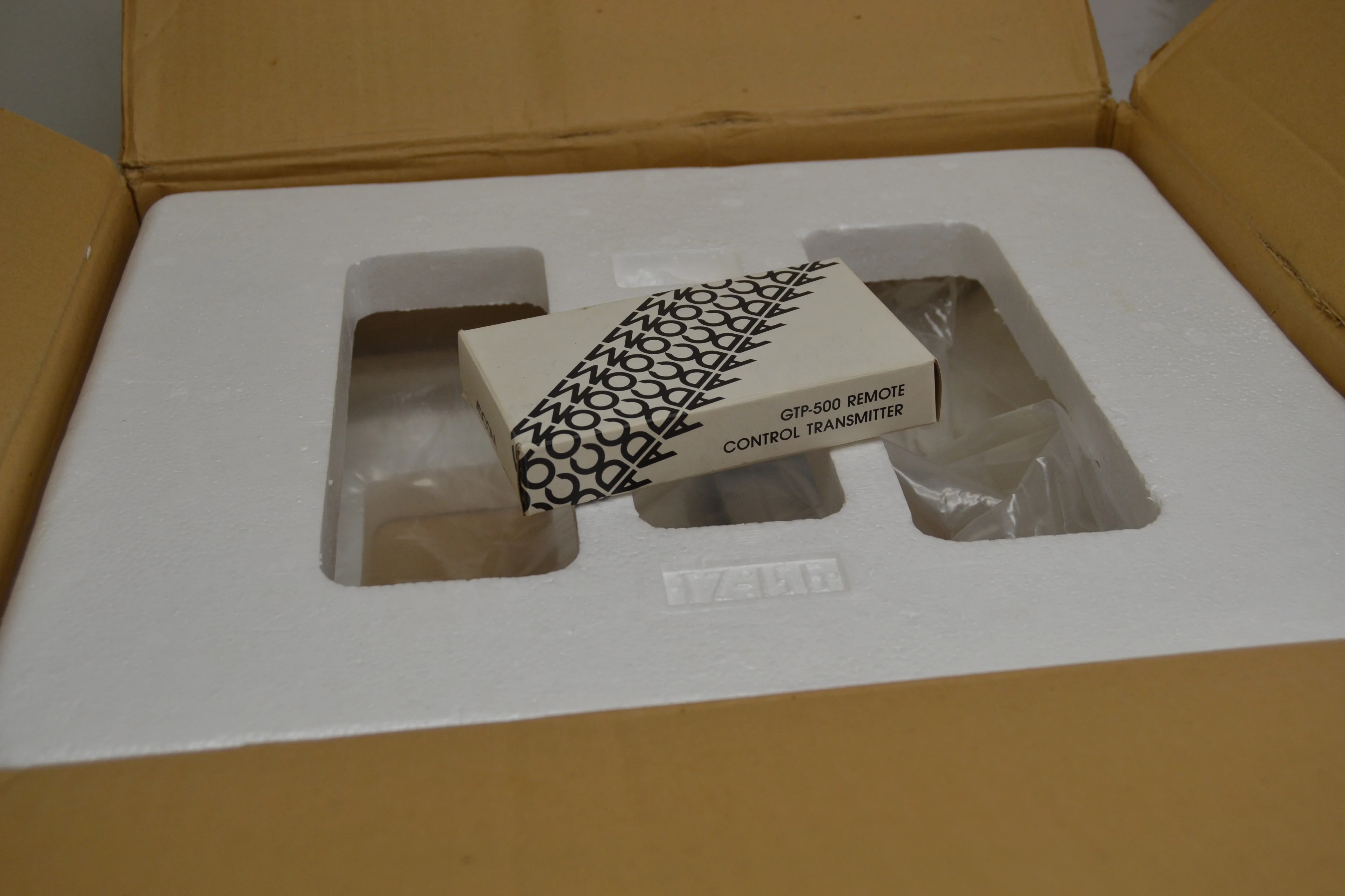 Adcom GTP-500  Tuner / Pre-Amplifier * Remote * Original Box * AM Antenna - Image 15