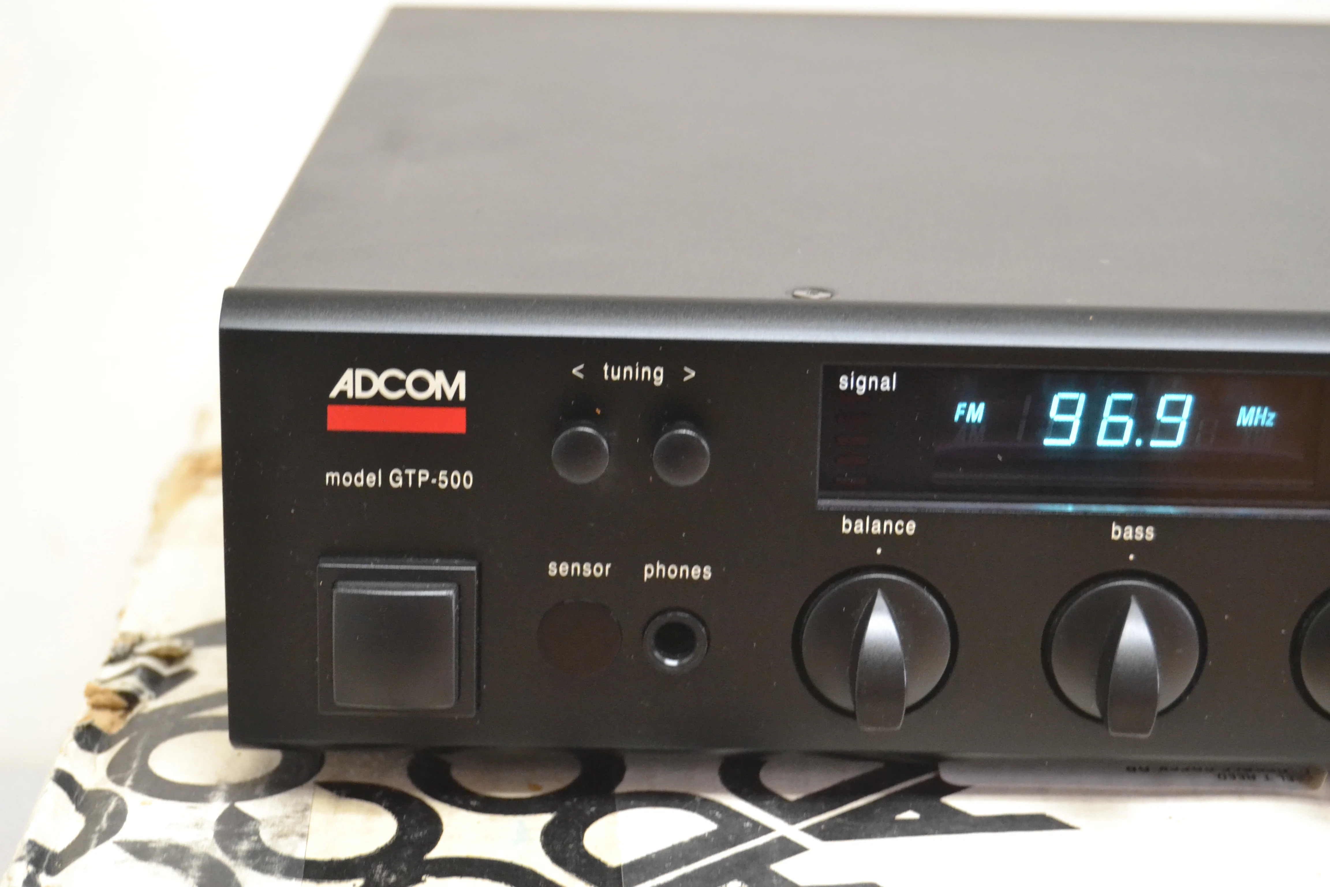 Adcom GTP-500  Tuner / Pre-Amplifier * Remote * Original Box * AM Antenna - Image 3