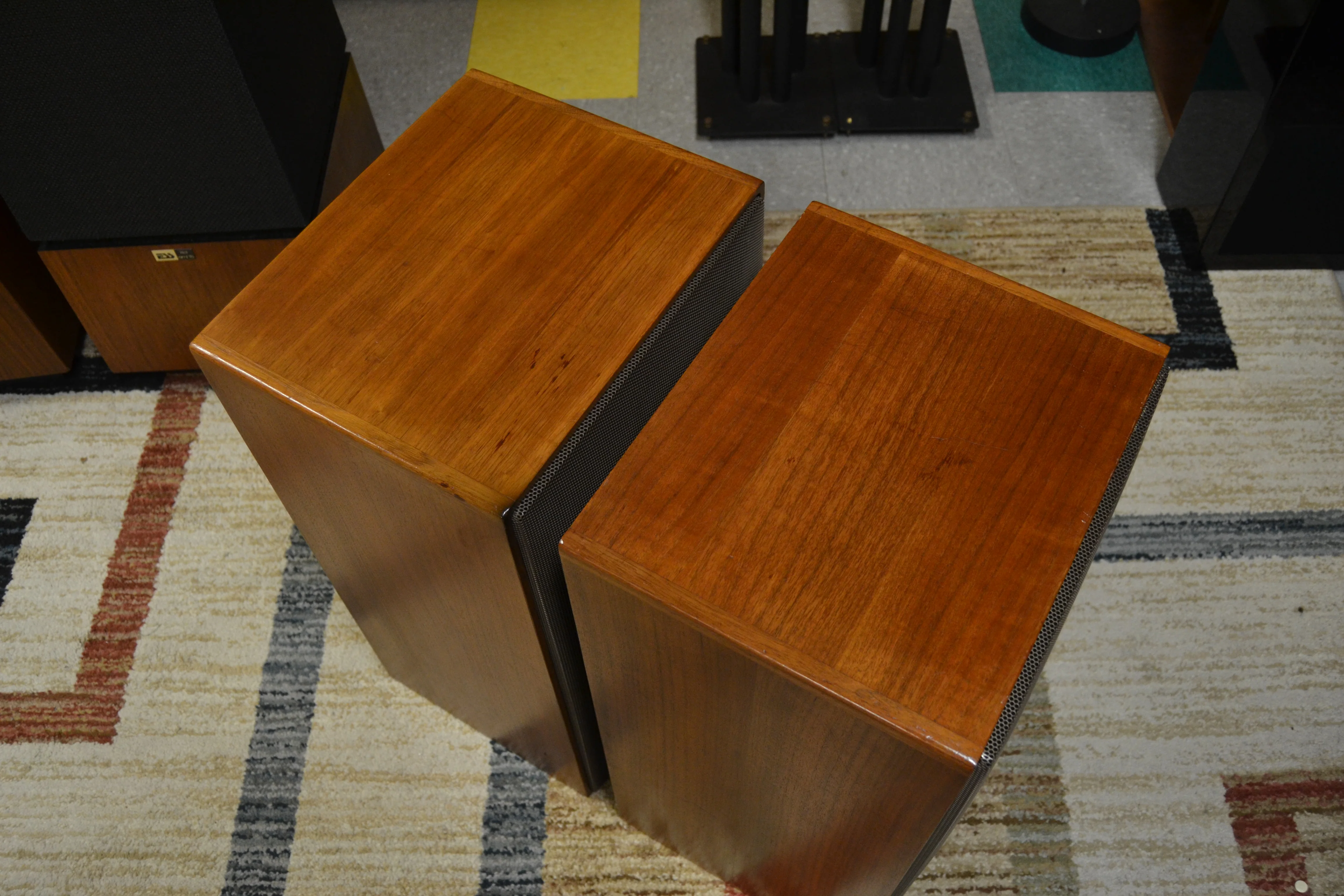 ADS L-730 Floor Standing Speakers - Image 9