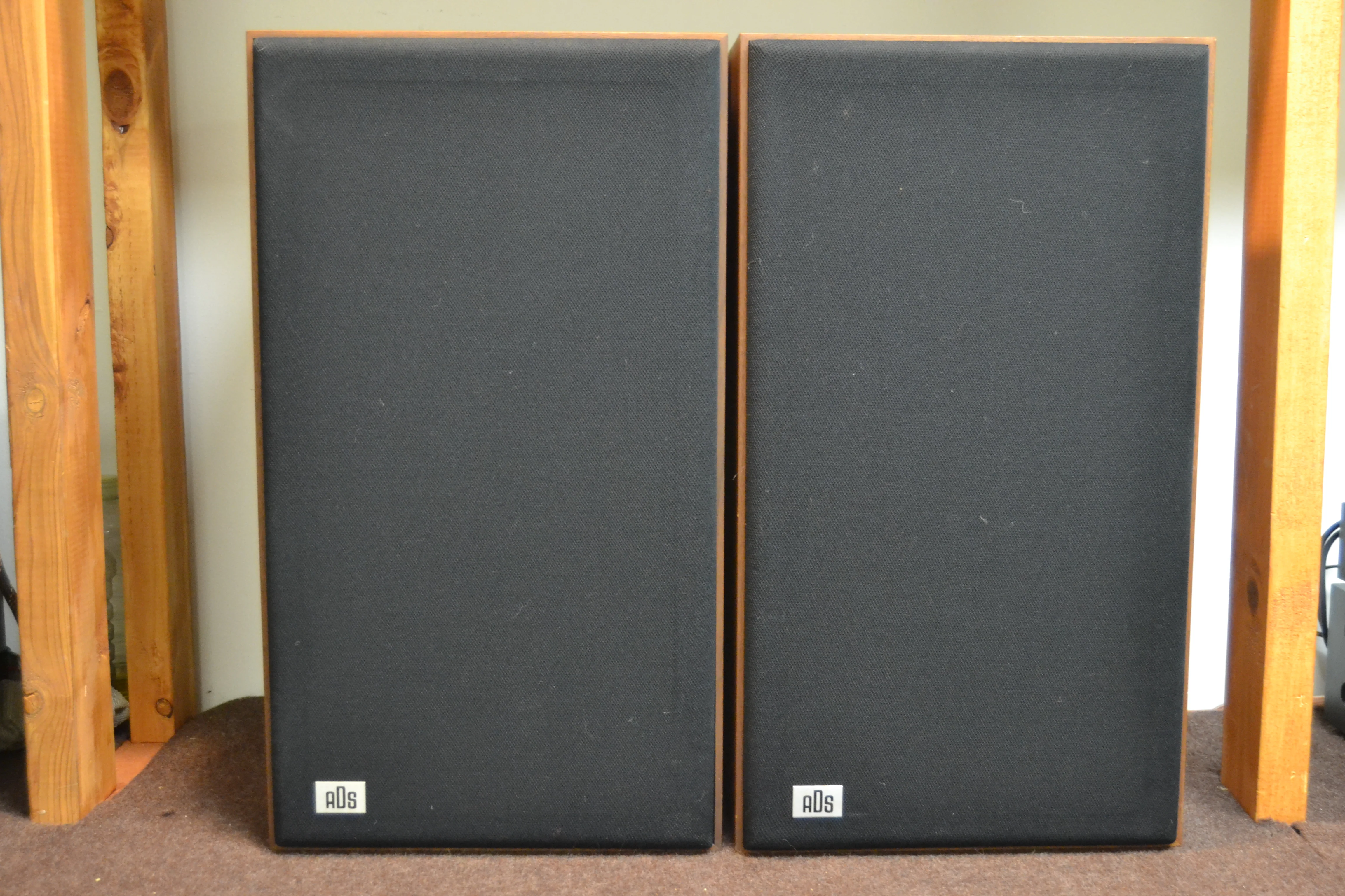ADS L700 2-Way Loudspeaker System