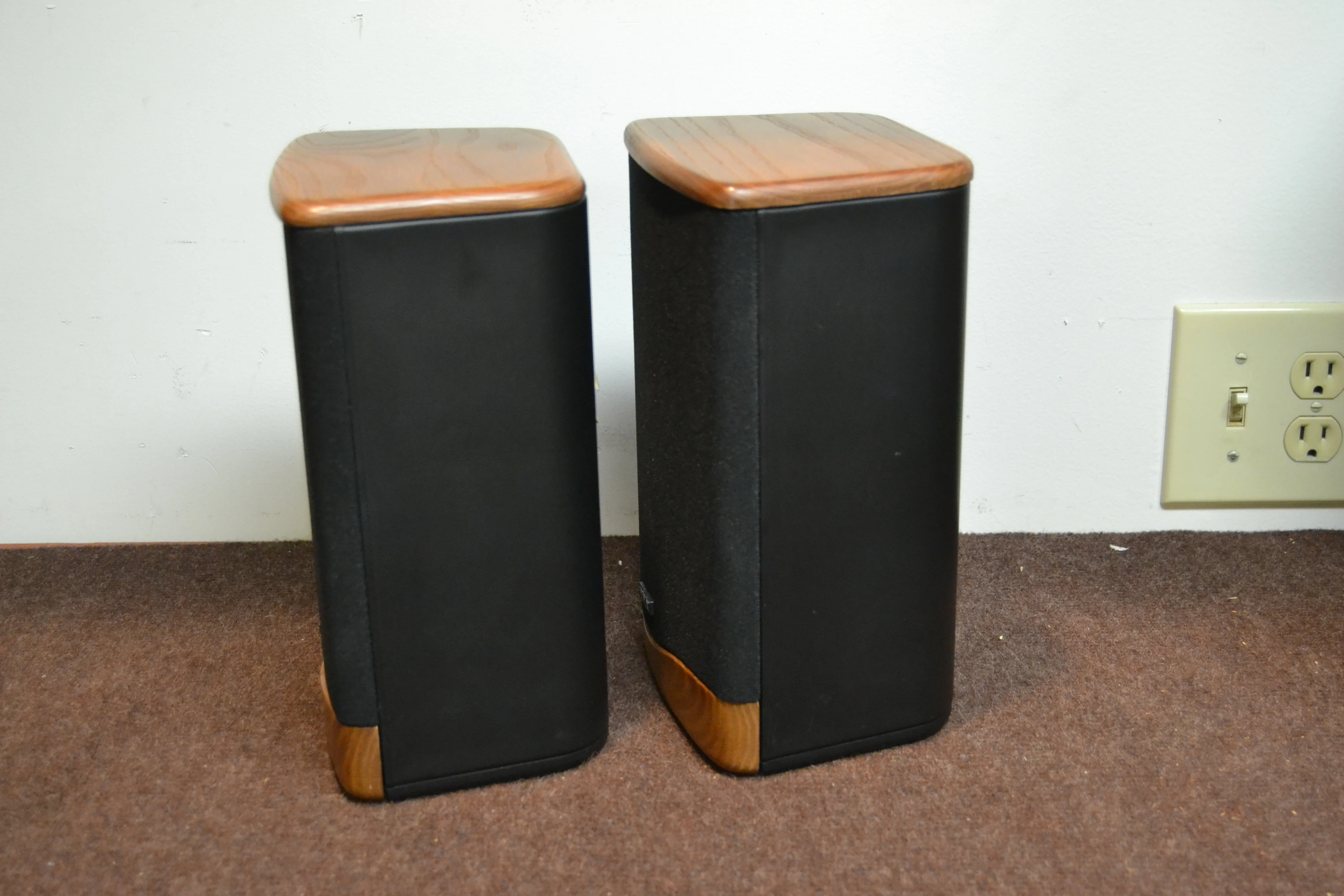 Advent Mini Advent II Bookshelf Speakers * Refoamed 2026 * - Image 2