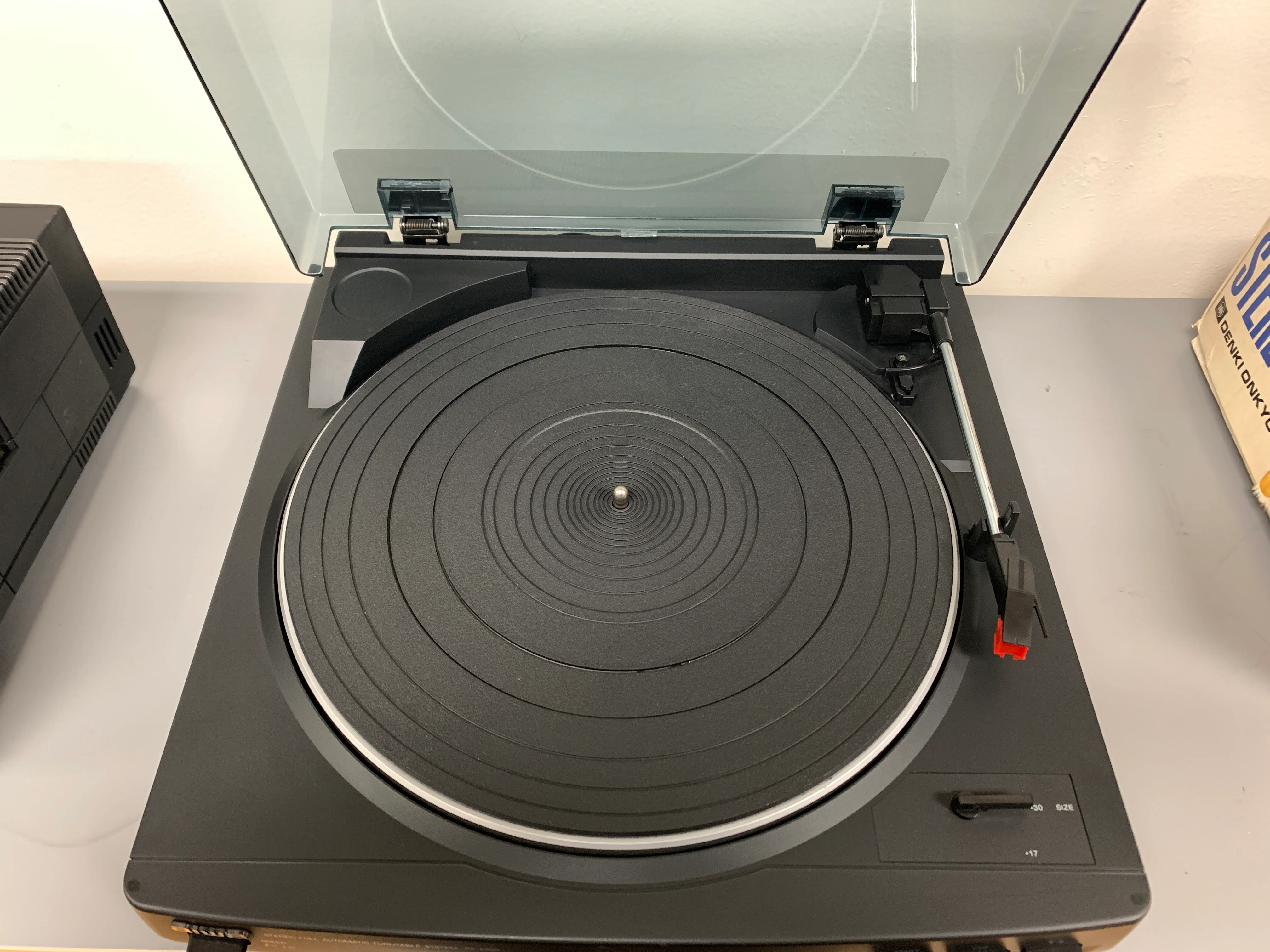 Aiwa PX-E850 Turntable - Image 3