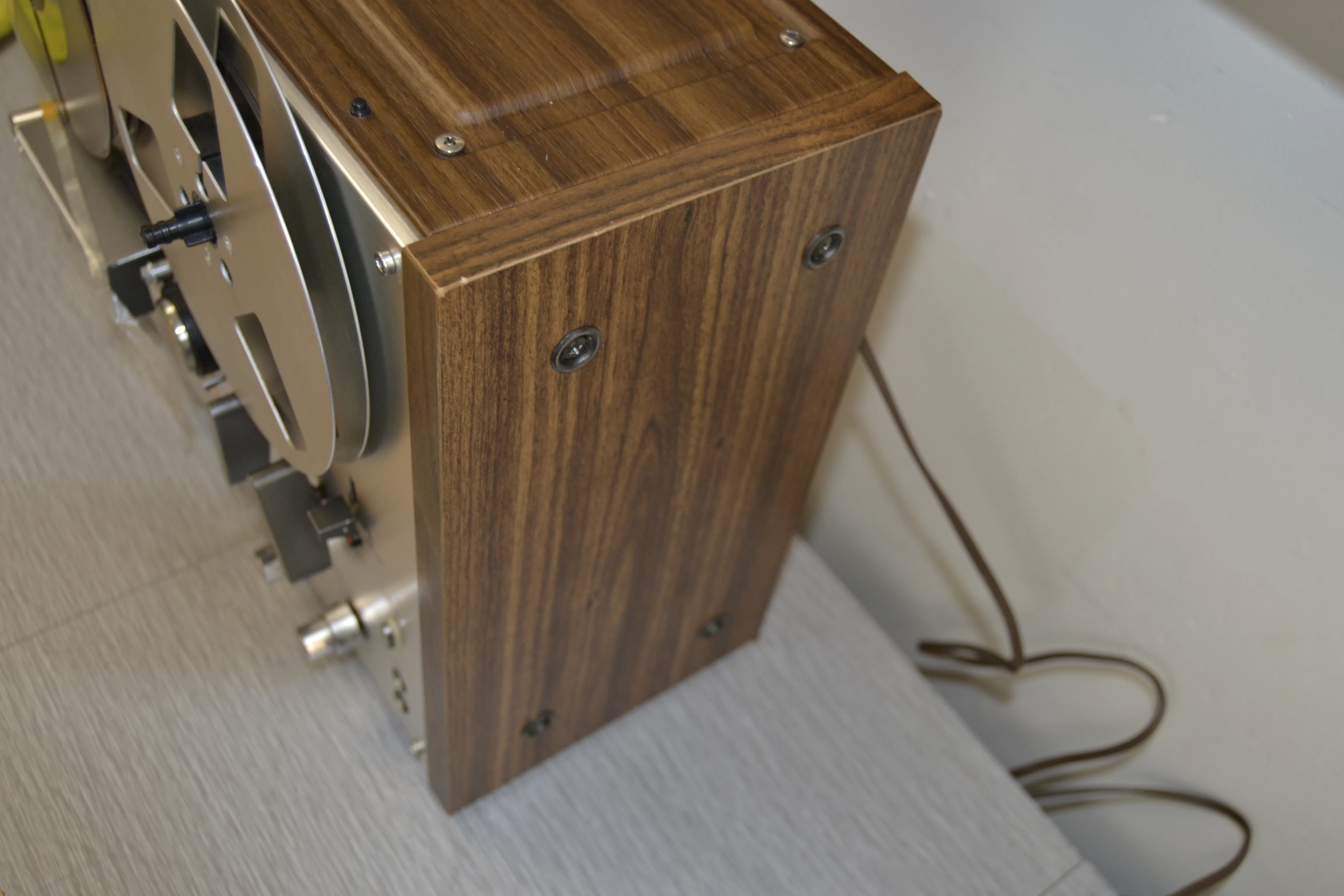 Akai 4000D Reel to Reel Tape Recorder - Image 11