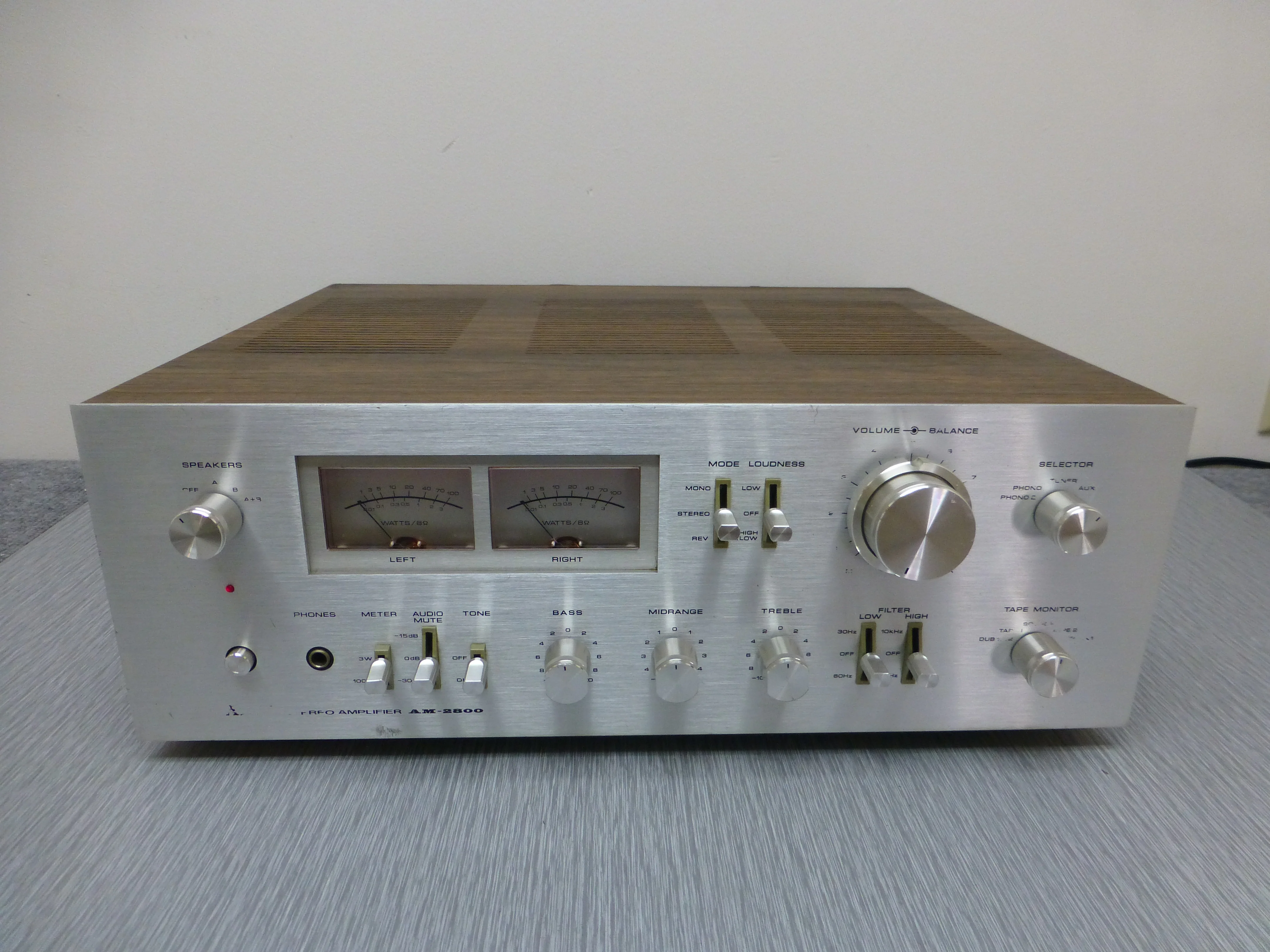Akai AM-2800 Stereo Integrated Amplifier (1976-79) * 80W RMS - Image 2
