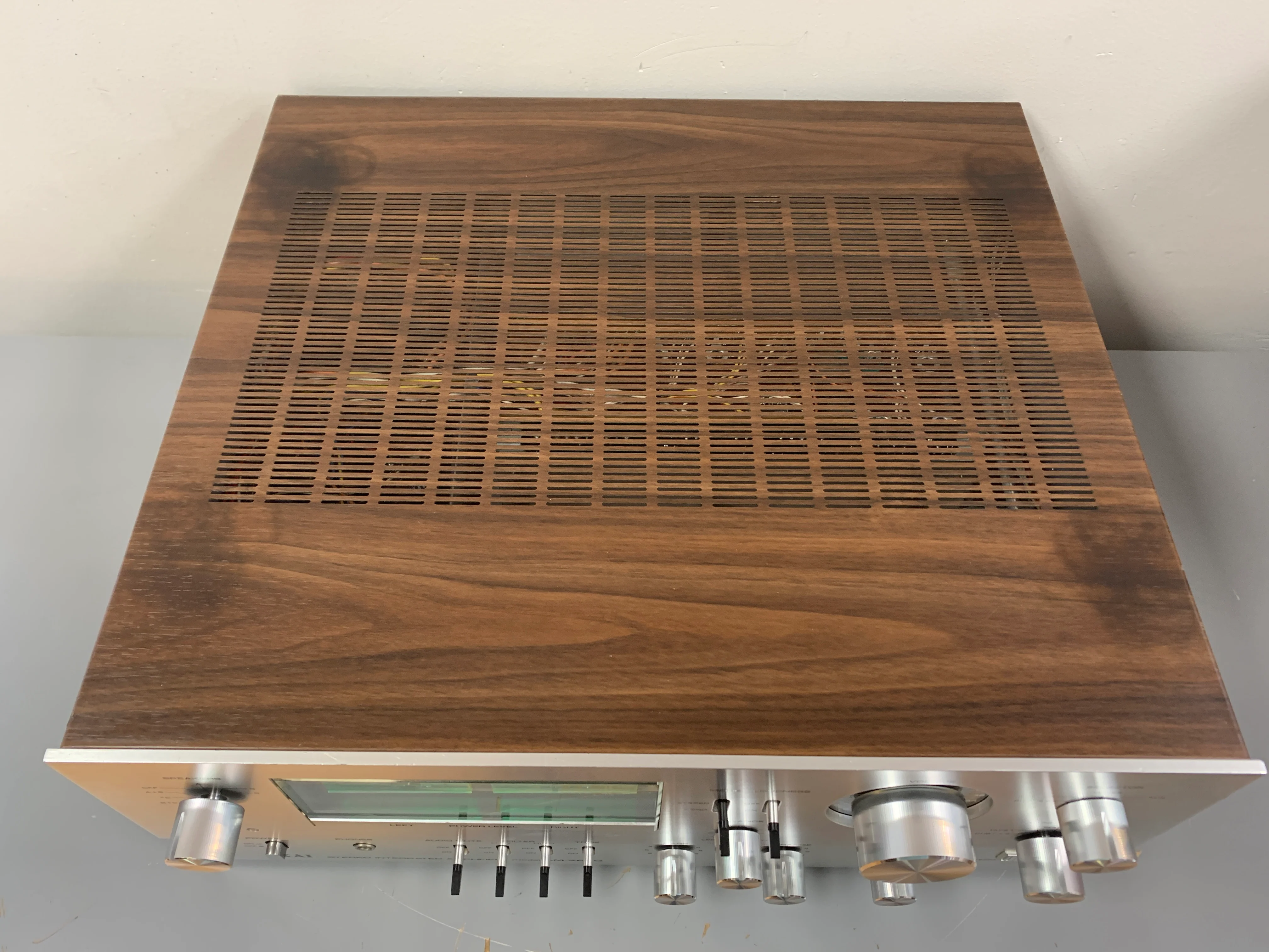 Akai AM2850 Integrated Amplifier - Image 5