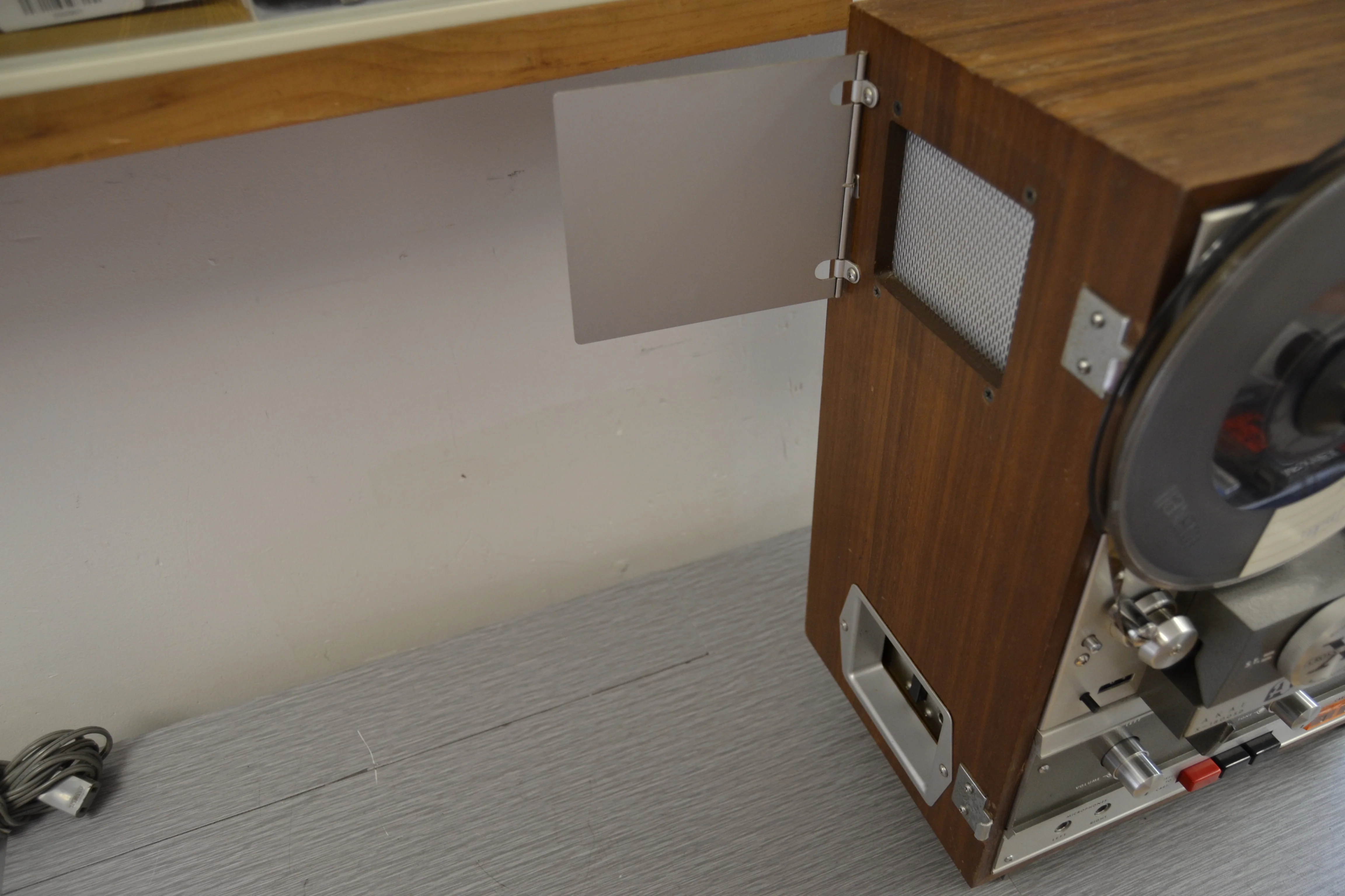 Akai X1800SD Reel to Reel/8 Track Tape Recorder (1970) - Image 9
