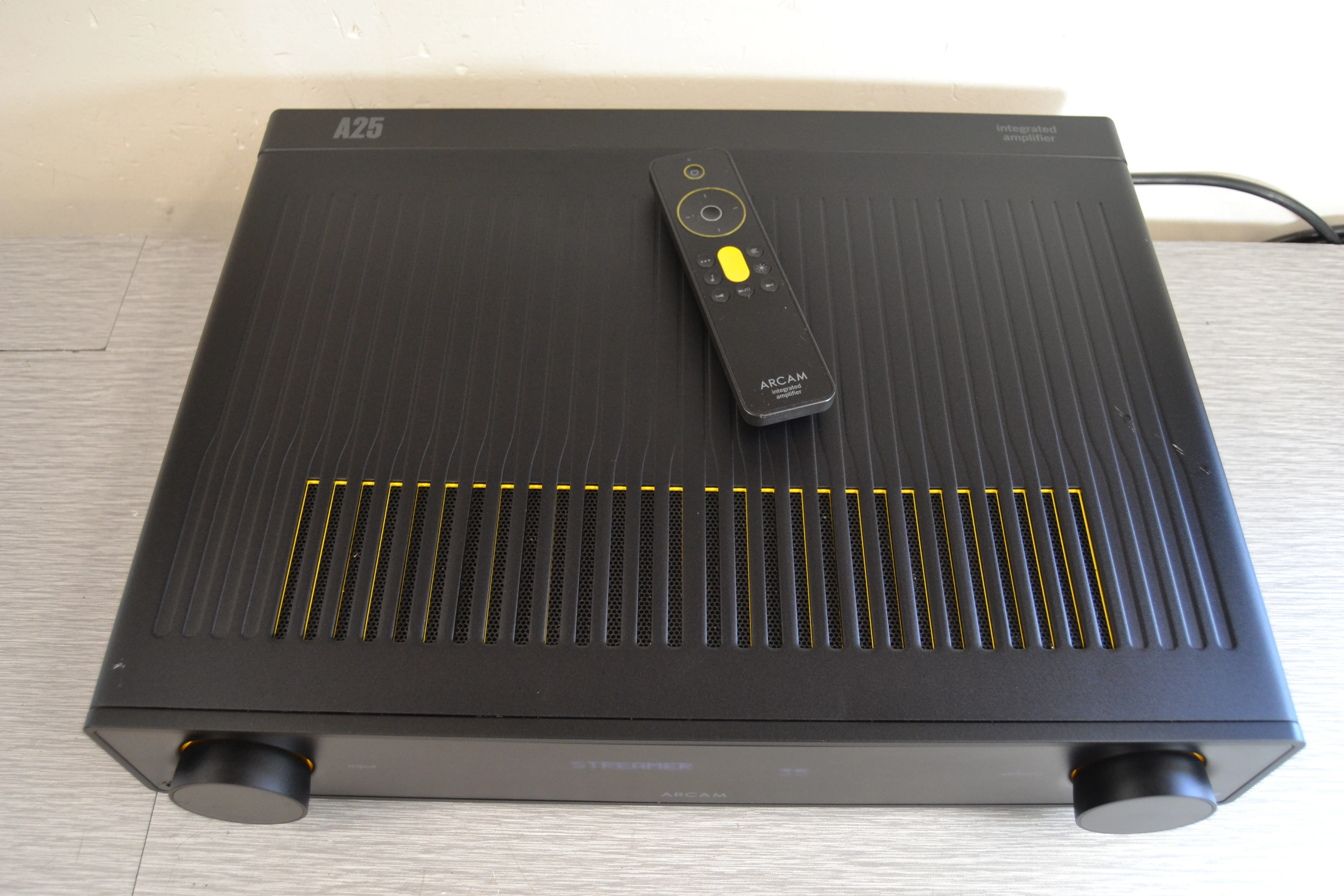 Arcam A25 Stereo Integrated Amplifier * Remote - Image 5