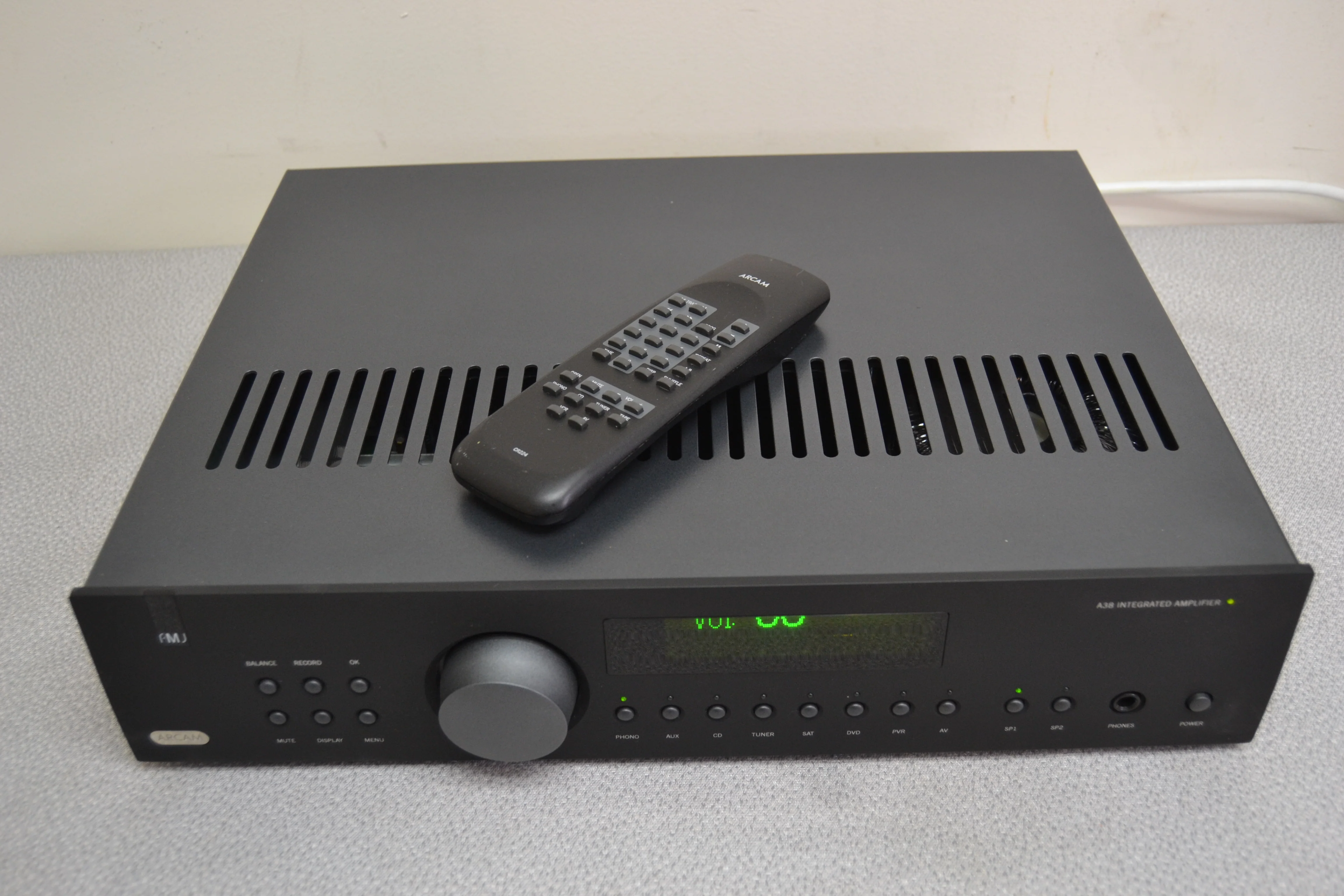 Arcam FMJA38 Stereo Integrated Amplifier * Remote * 105W RMS * No Phono - Image 7