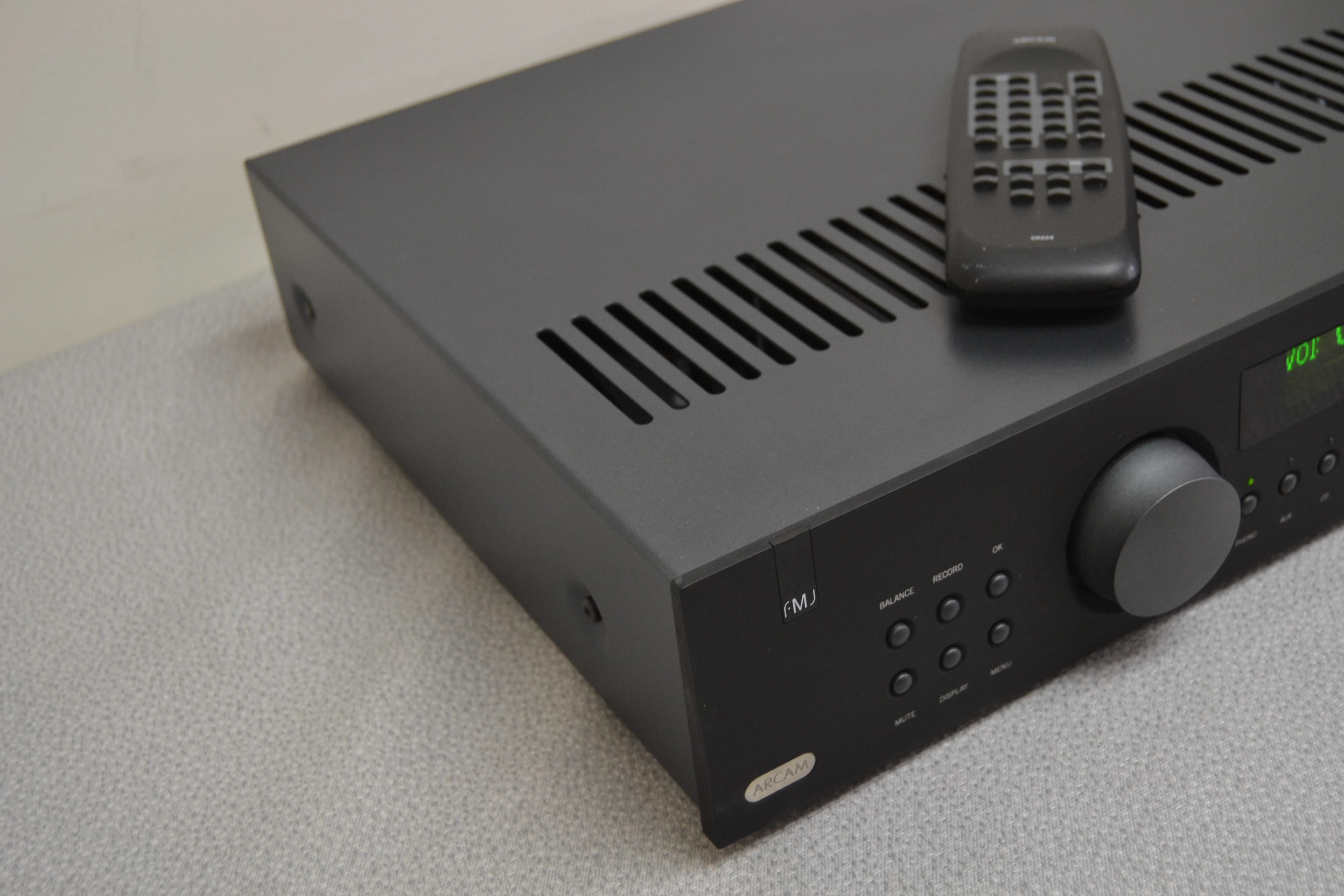 Arcam FMJA38 Stereo Integrated Amplifier * Remote * 105W RMS * No Phono - Image 9
