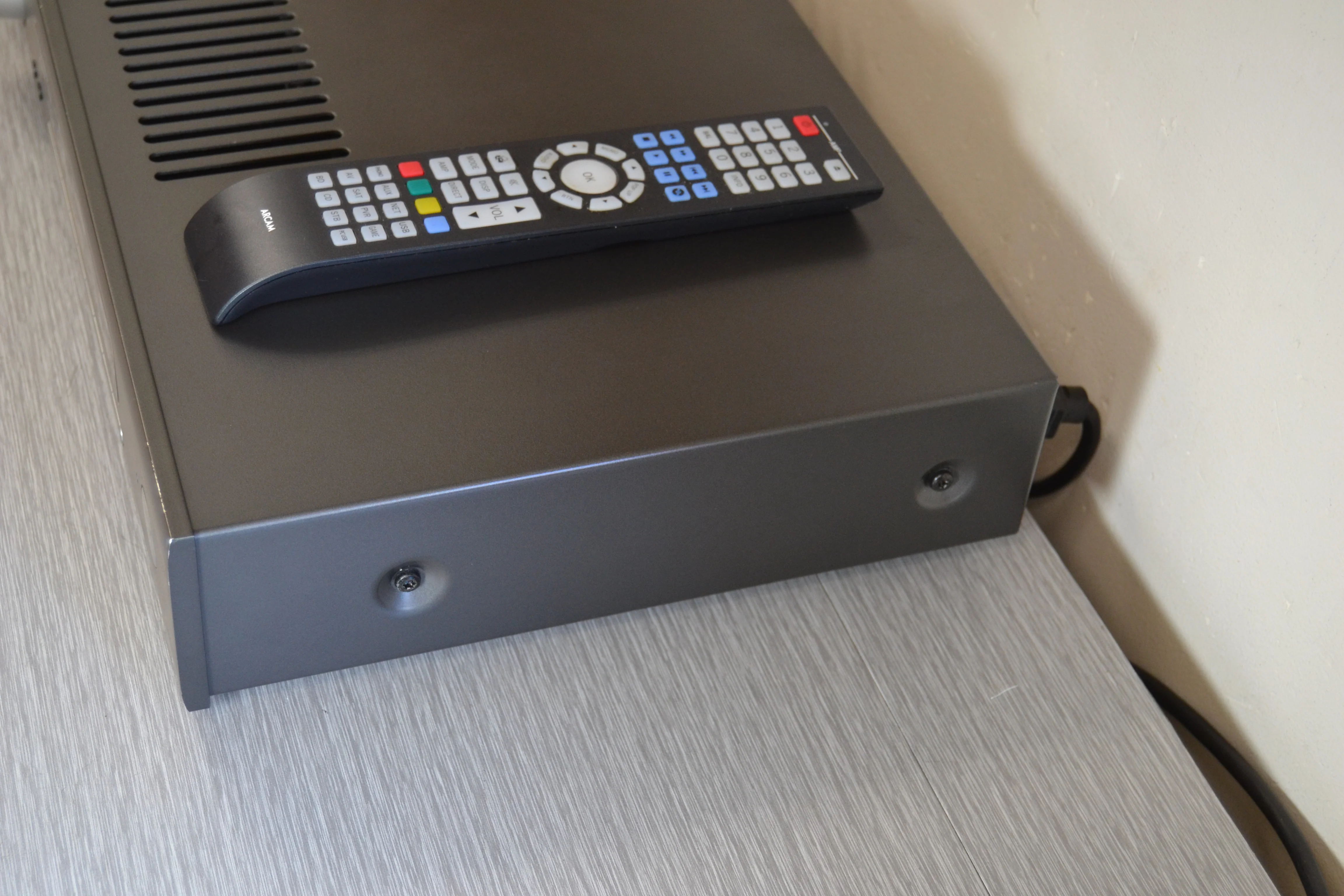 Arcam SA20 Stereo integrated amplifier with built-in DAC * Remote - Image 8