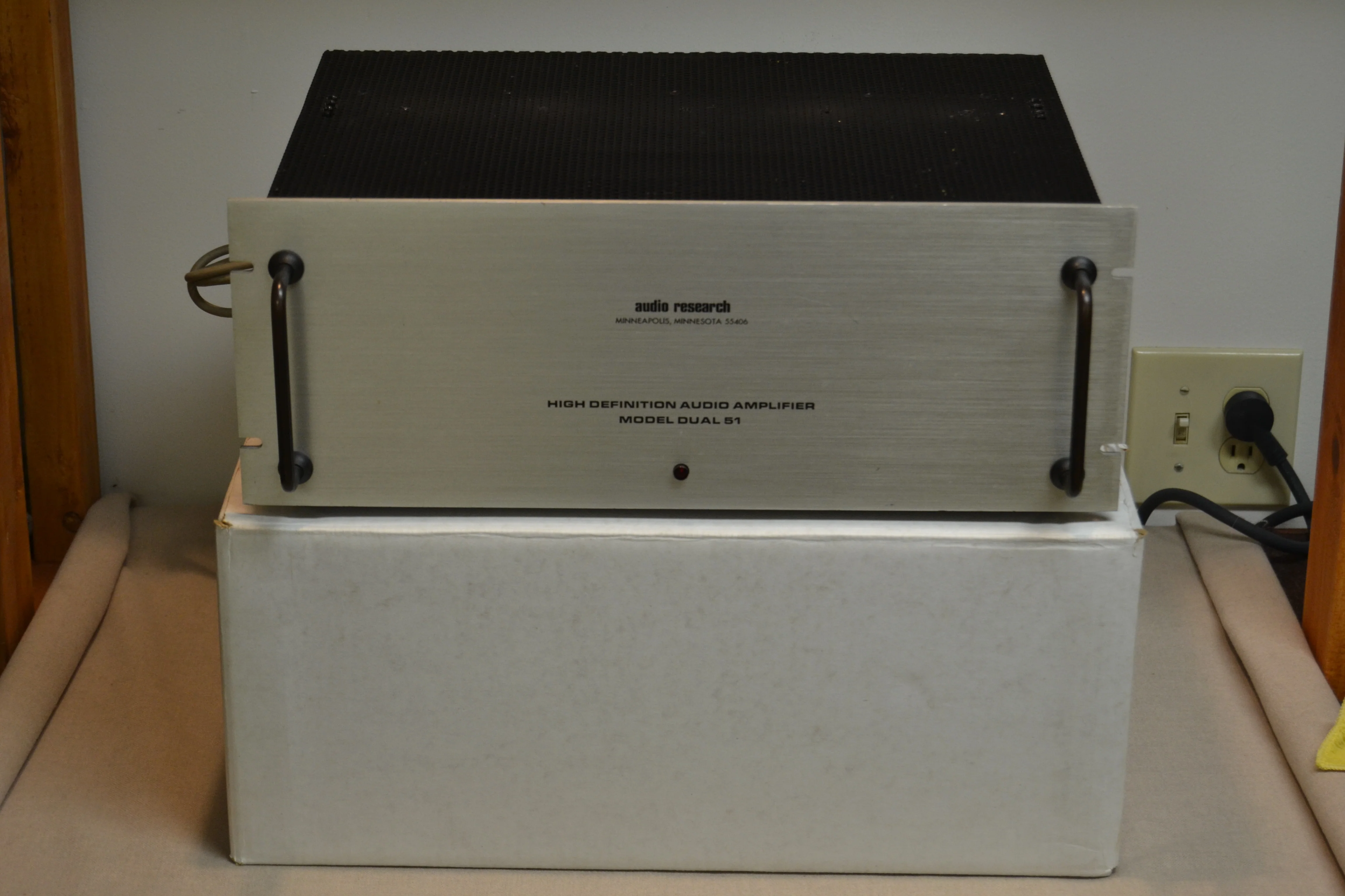 Audio Research DUAL-51 Tube Power Amplifier * 2012 Factory Upgraded - Image 2