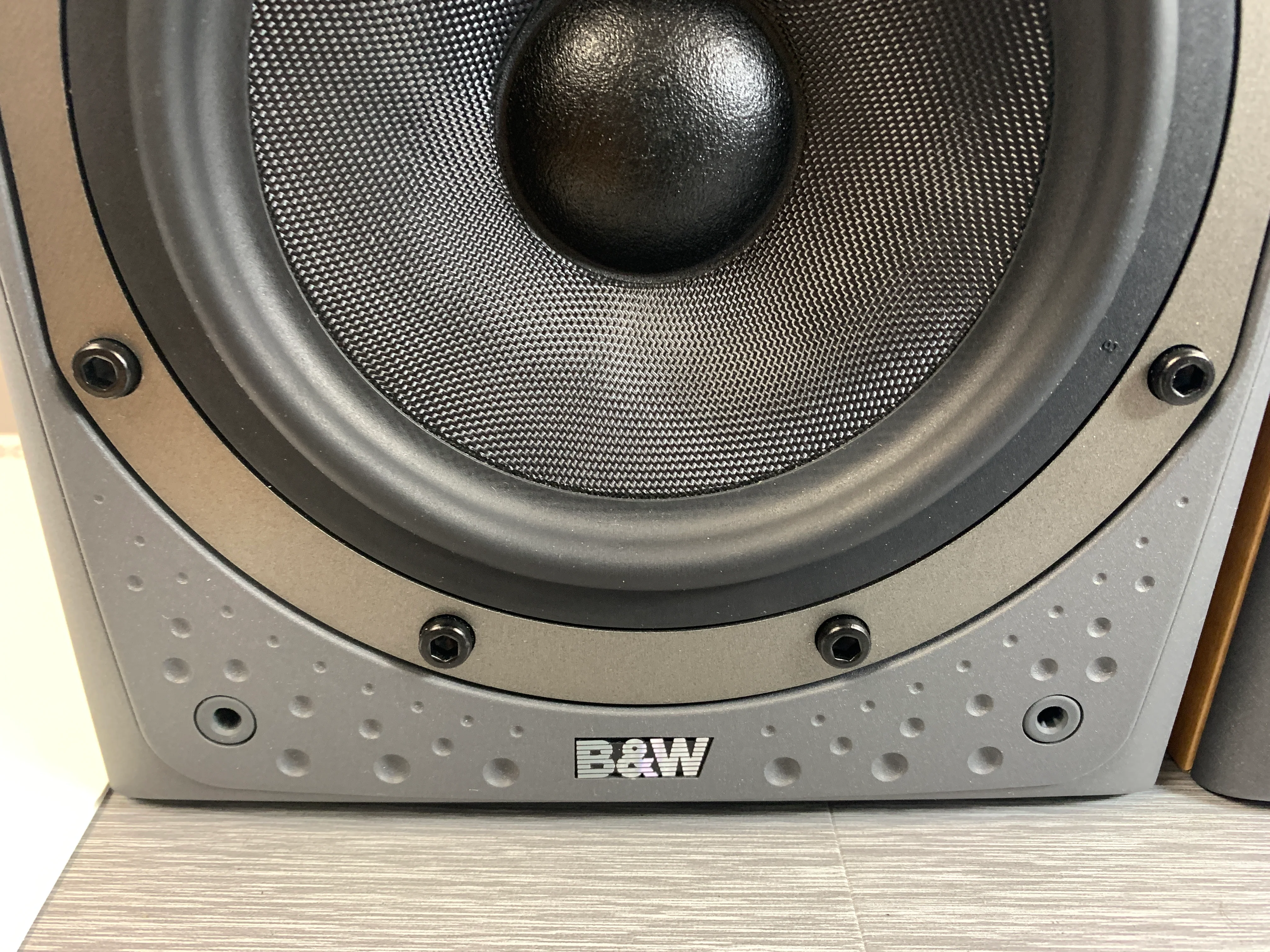 B&W DM-303 Bookshelf Speakers - Image 3