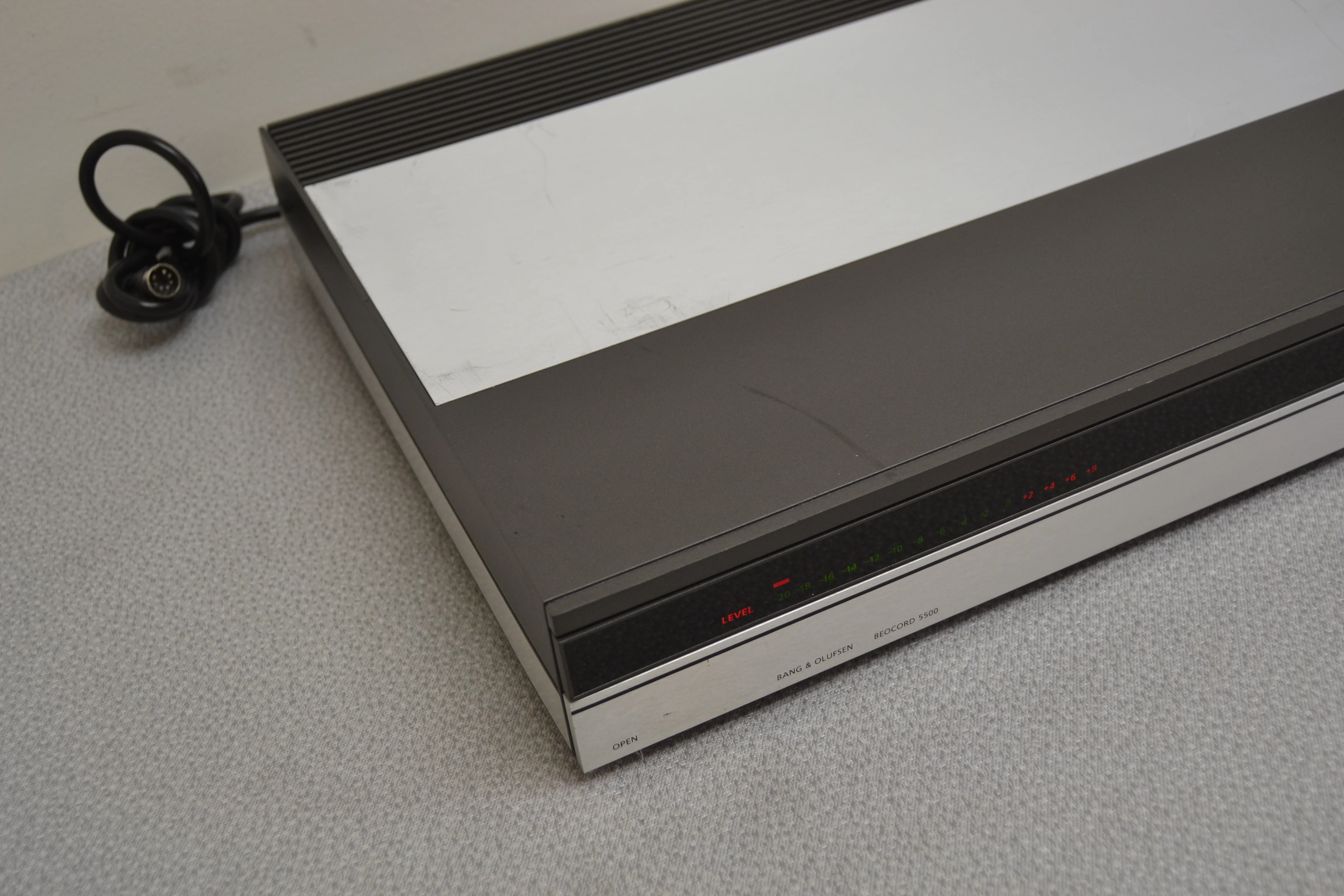 Bang Olufsen B&O BeoCord 5500 - SIngle Cassette Deck 4933 * Fully Serviced * New Belts - Image 10