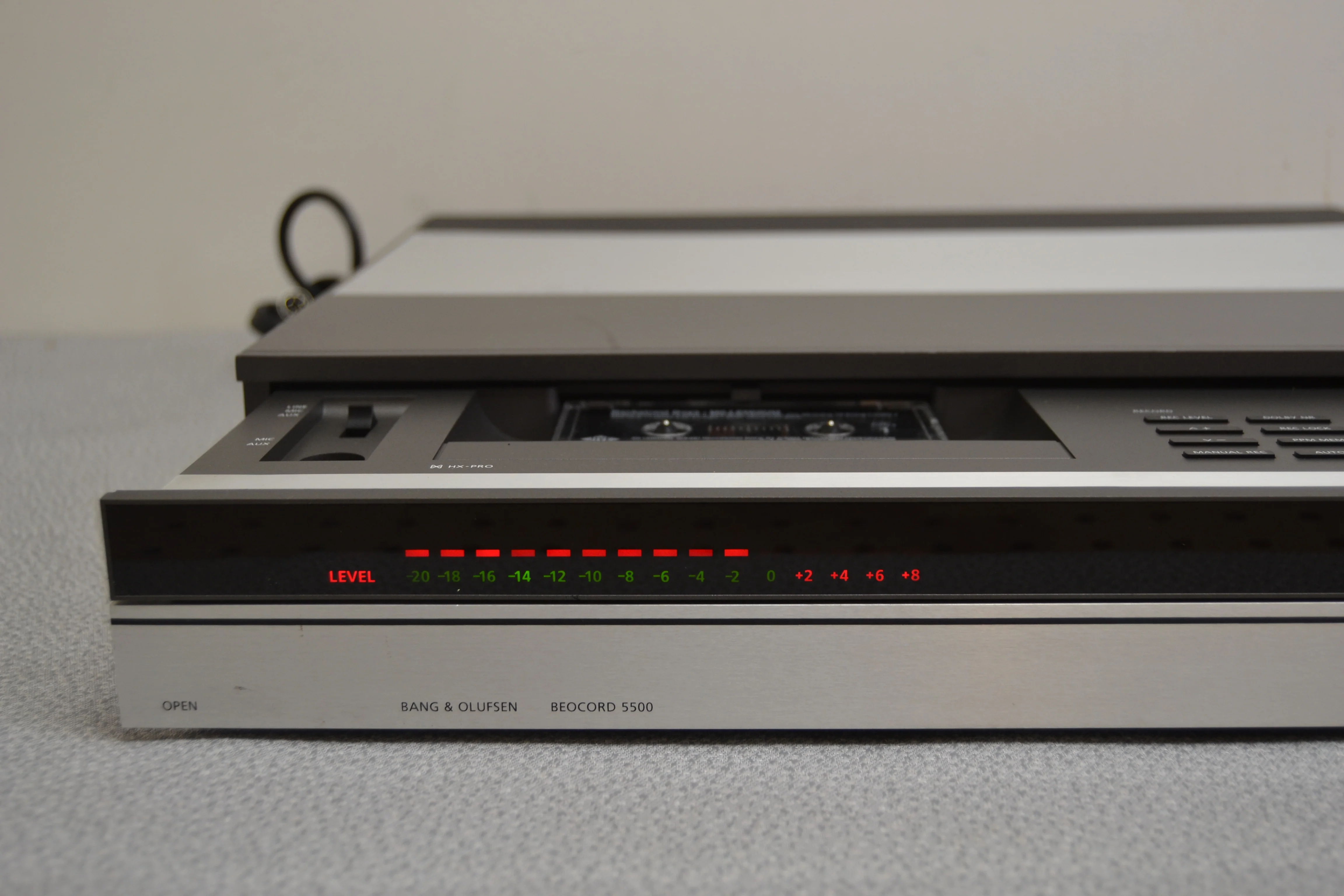 Bang Olufsen B&O BeoCord 5500 - SIngle Cassette Deck 4933 * Fully Serviced * New Belts - Image 3