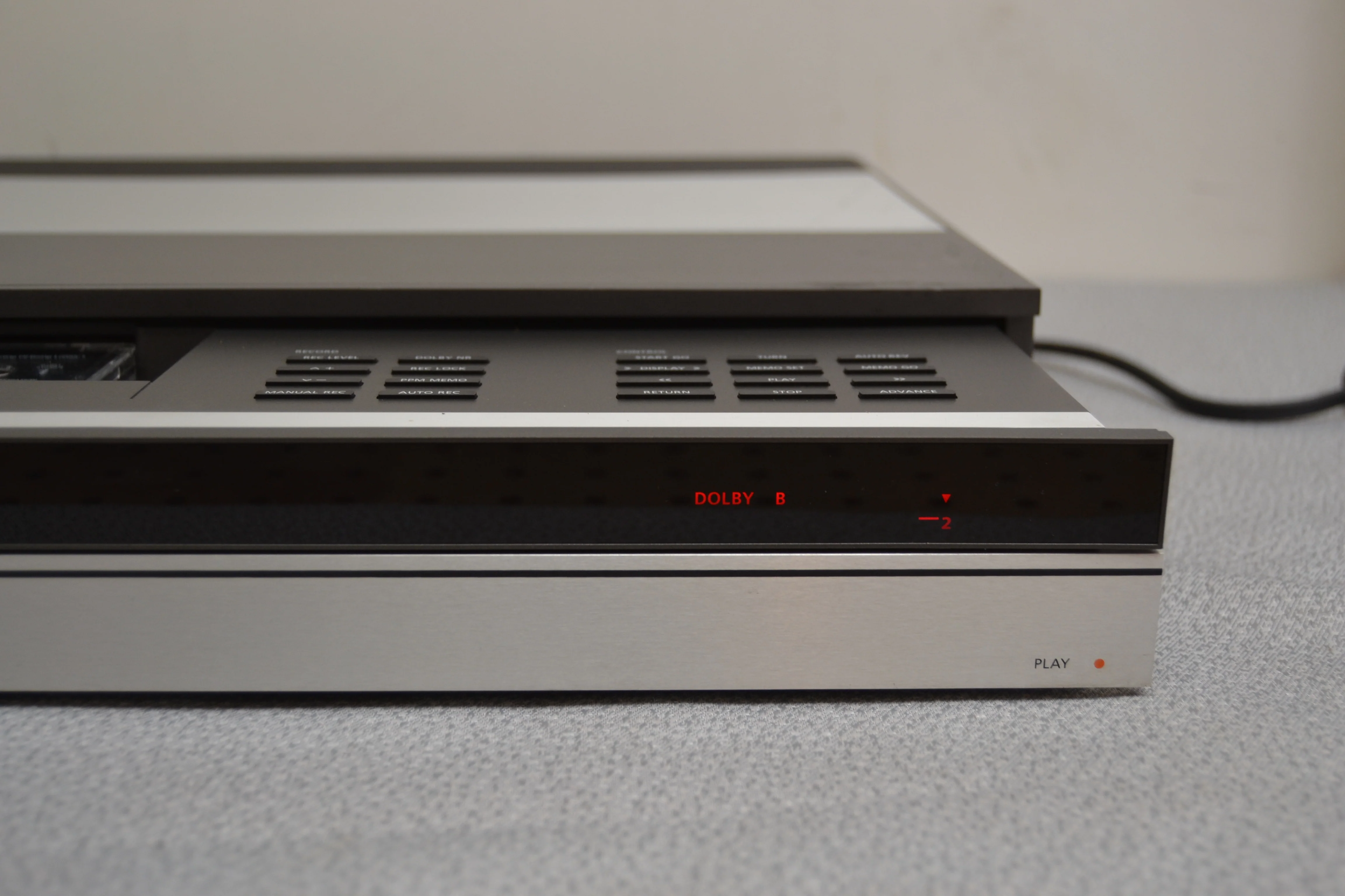 Bang Olufsen B&O BeoCord 5500 - SIngle Cassette Deck 4933 * Fully Serviced * New Belts - Image 4