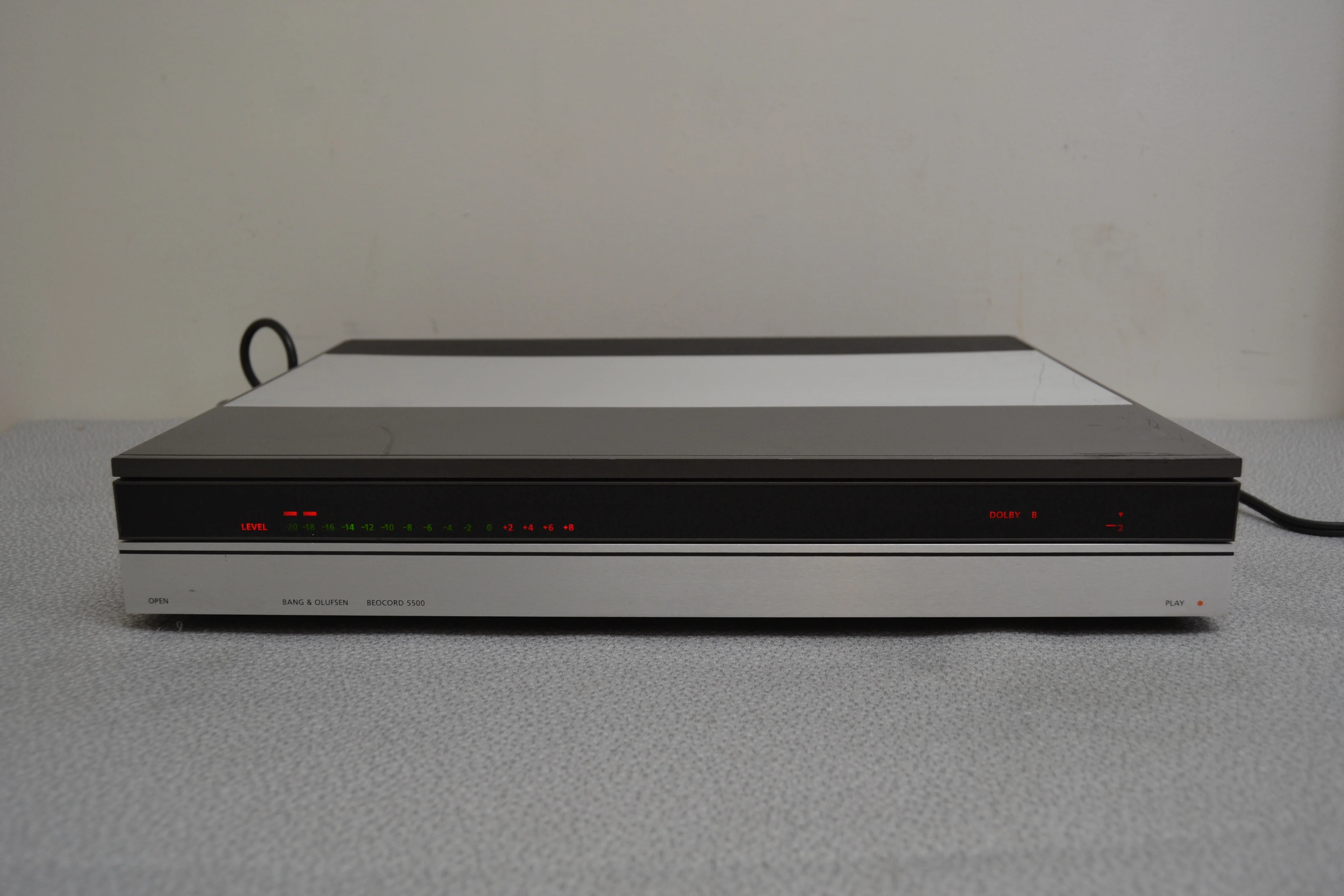 Bang Olufsen B&O BeoCord 5500 - SIngle Cassette Deck 4933 * Fully Serviced * New Belts - Image 7