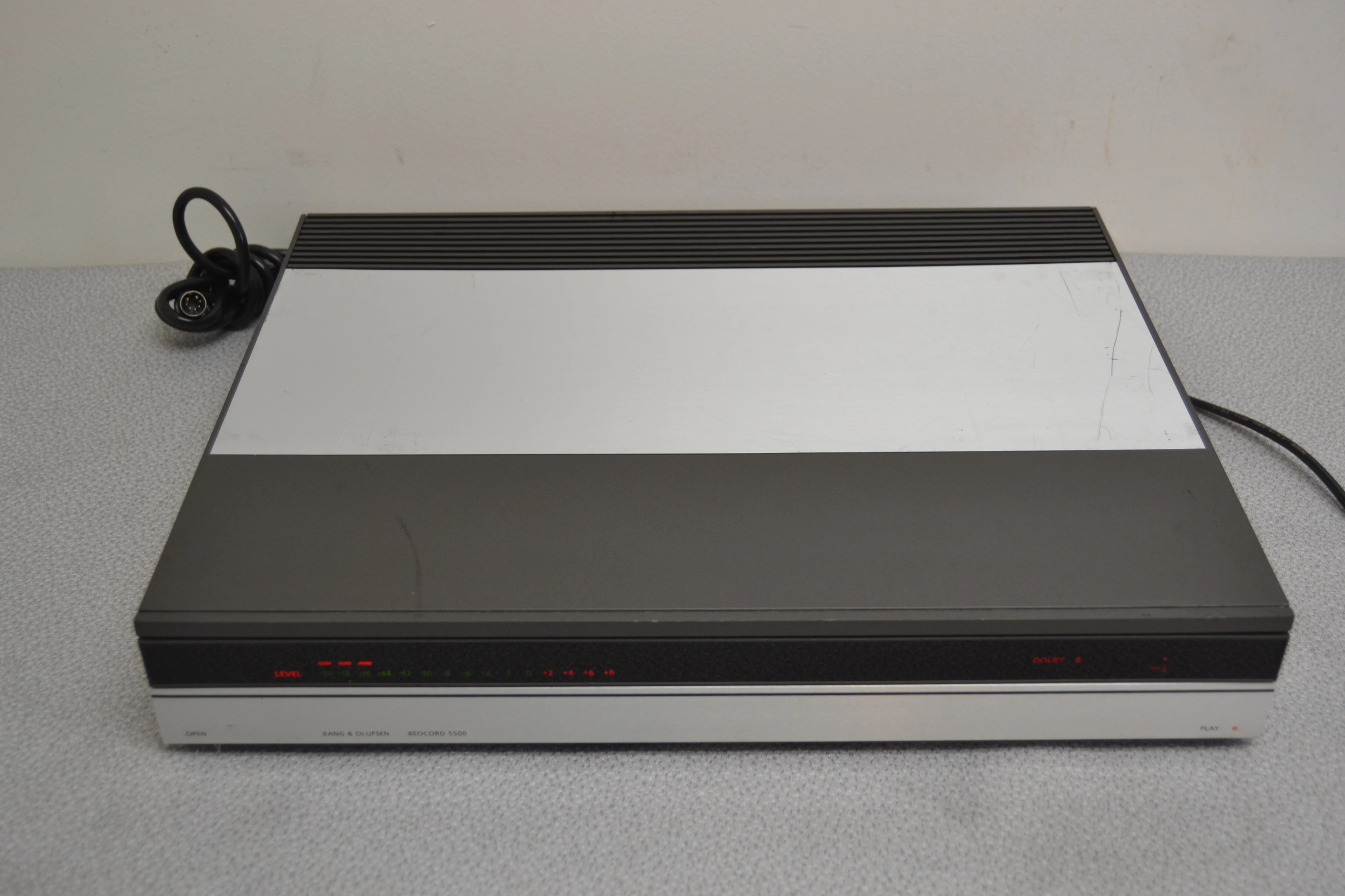 Bang Olufsen B&O BeoCord 5500 - SIngle Cassette Deck 4933 * Fully Serviced * New Belts - Image 8