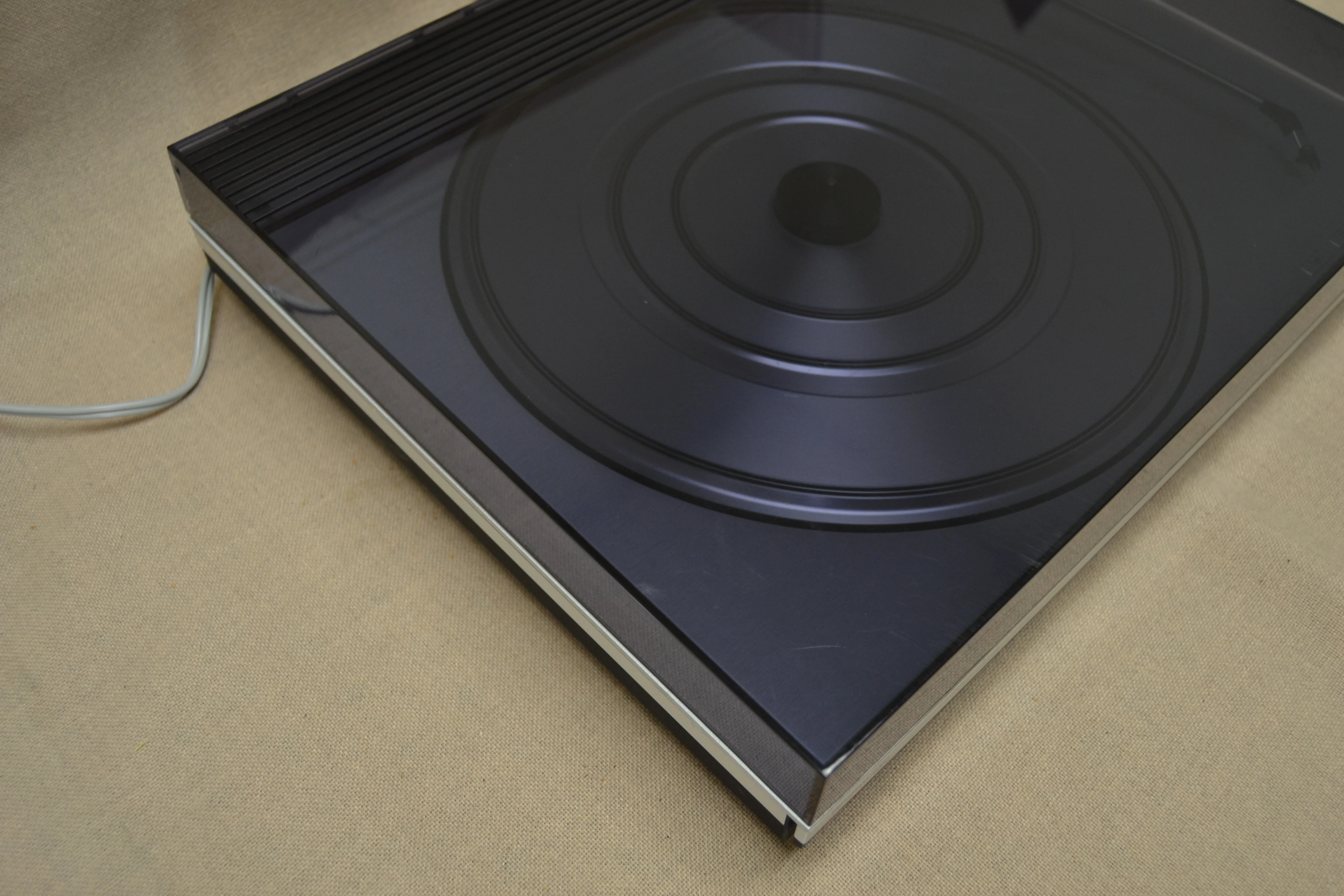 Bang & Olufsen B&O Beogram 2000 ( 5823 ) Turntable with MMC4 Cartridge * 1983 - Image 3