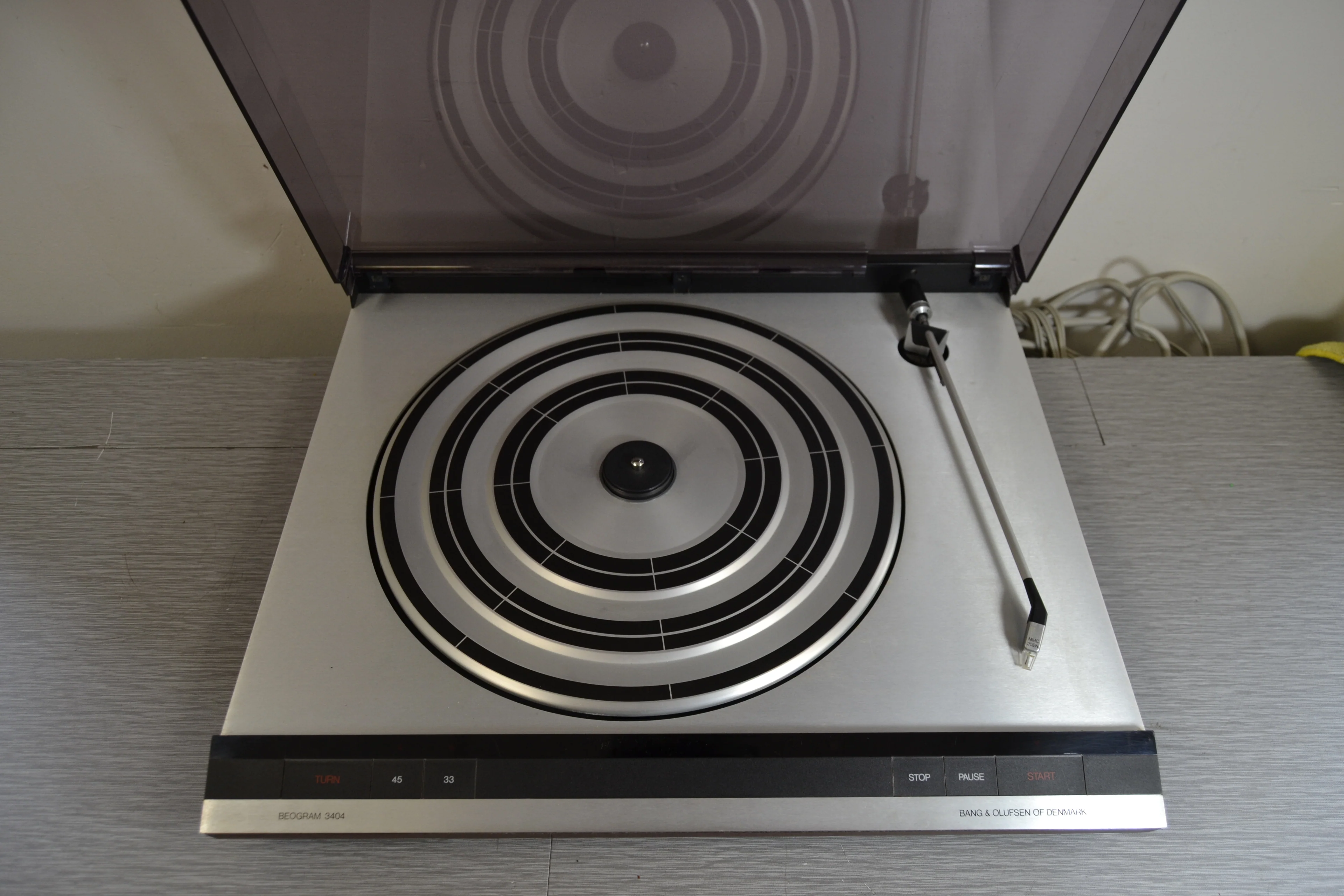 Bang Olufsen Beogram 3404 Turntable - Image 6