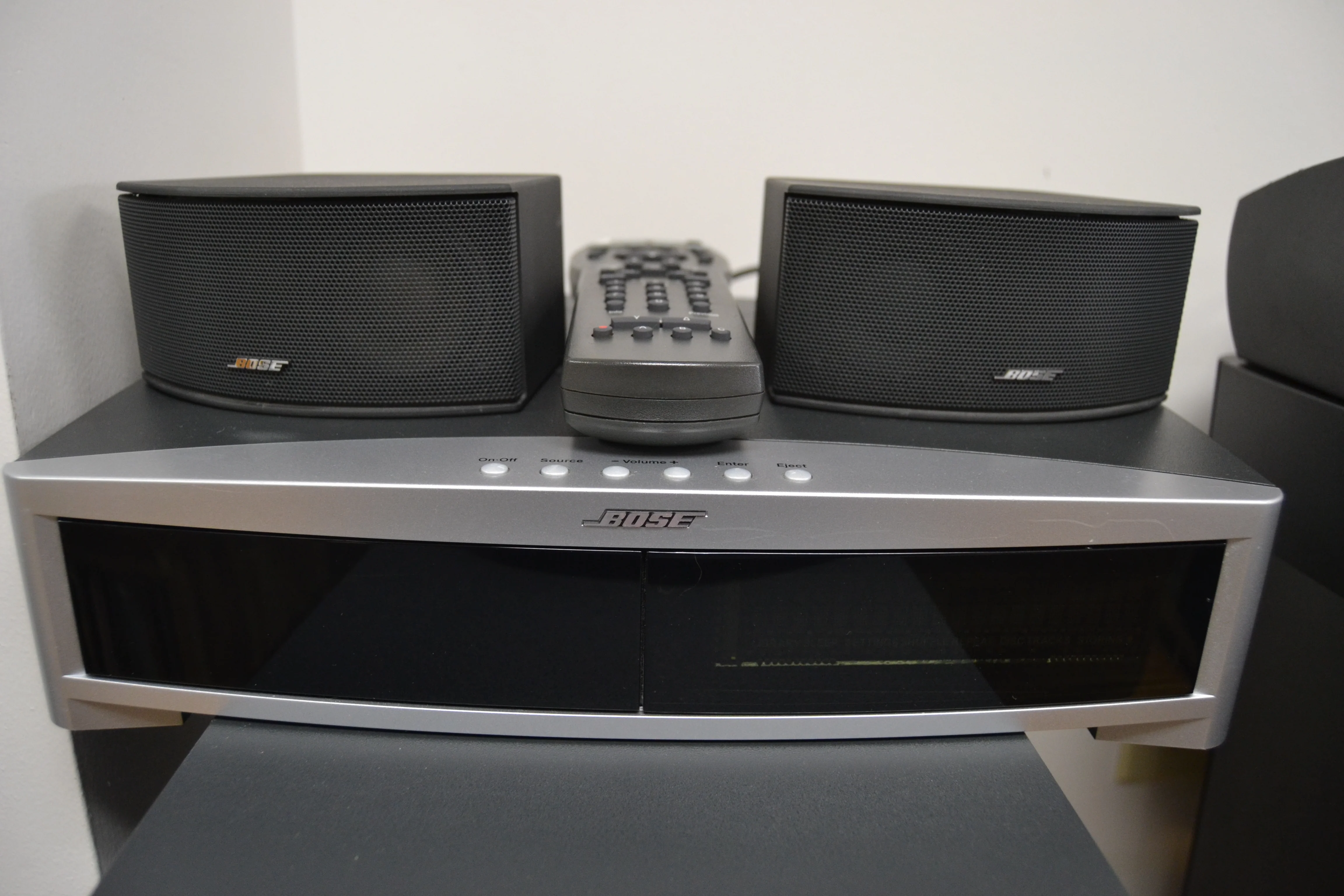 Bose® 3·2·1 III DVD home entertainment system * Complete HDMI System with Remote - Image 2
