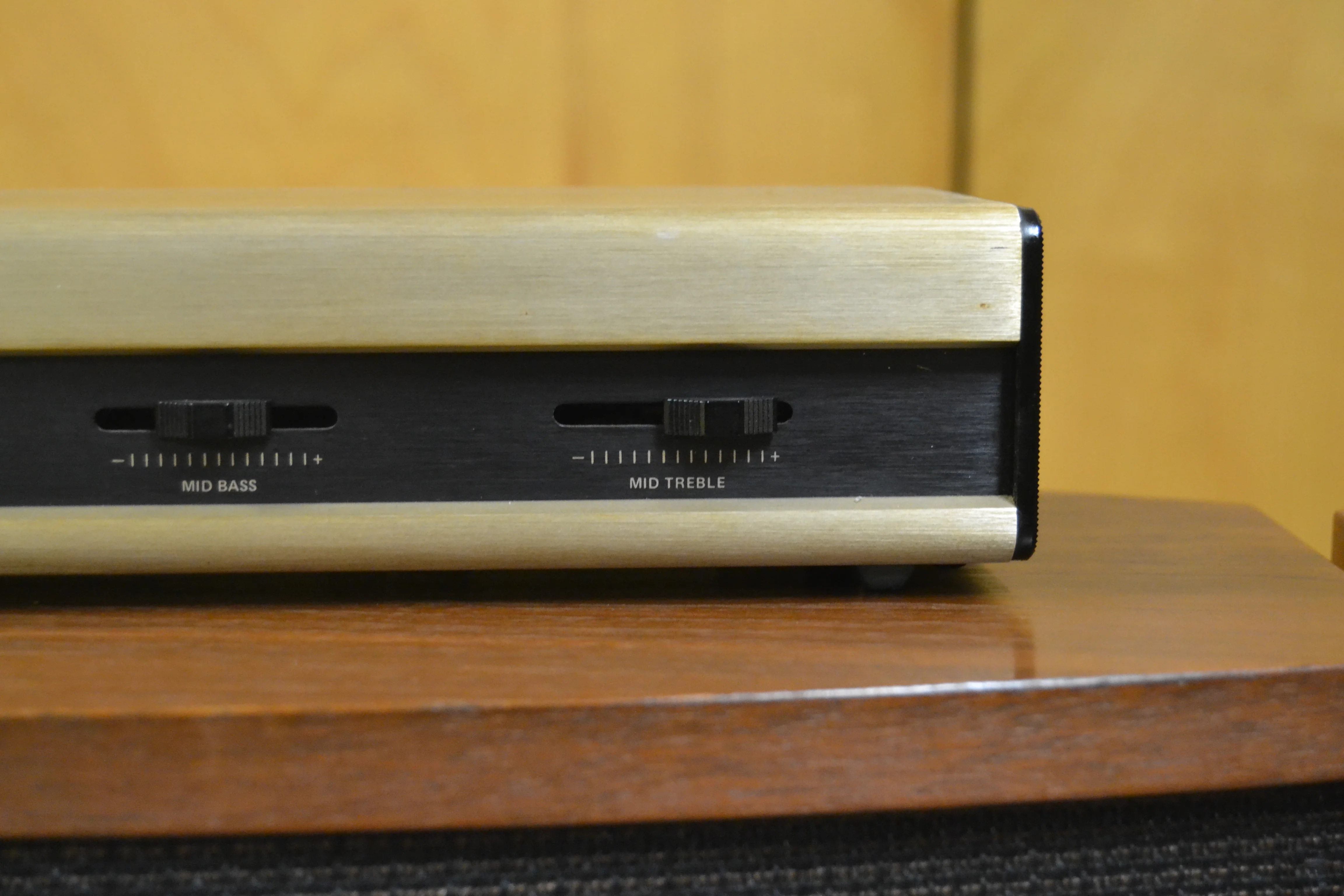 Bose 901 Series V * Equalizer * Tulip Stands - Image 15