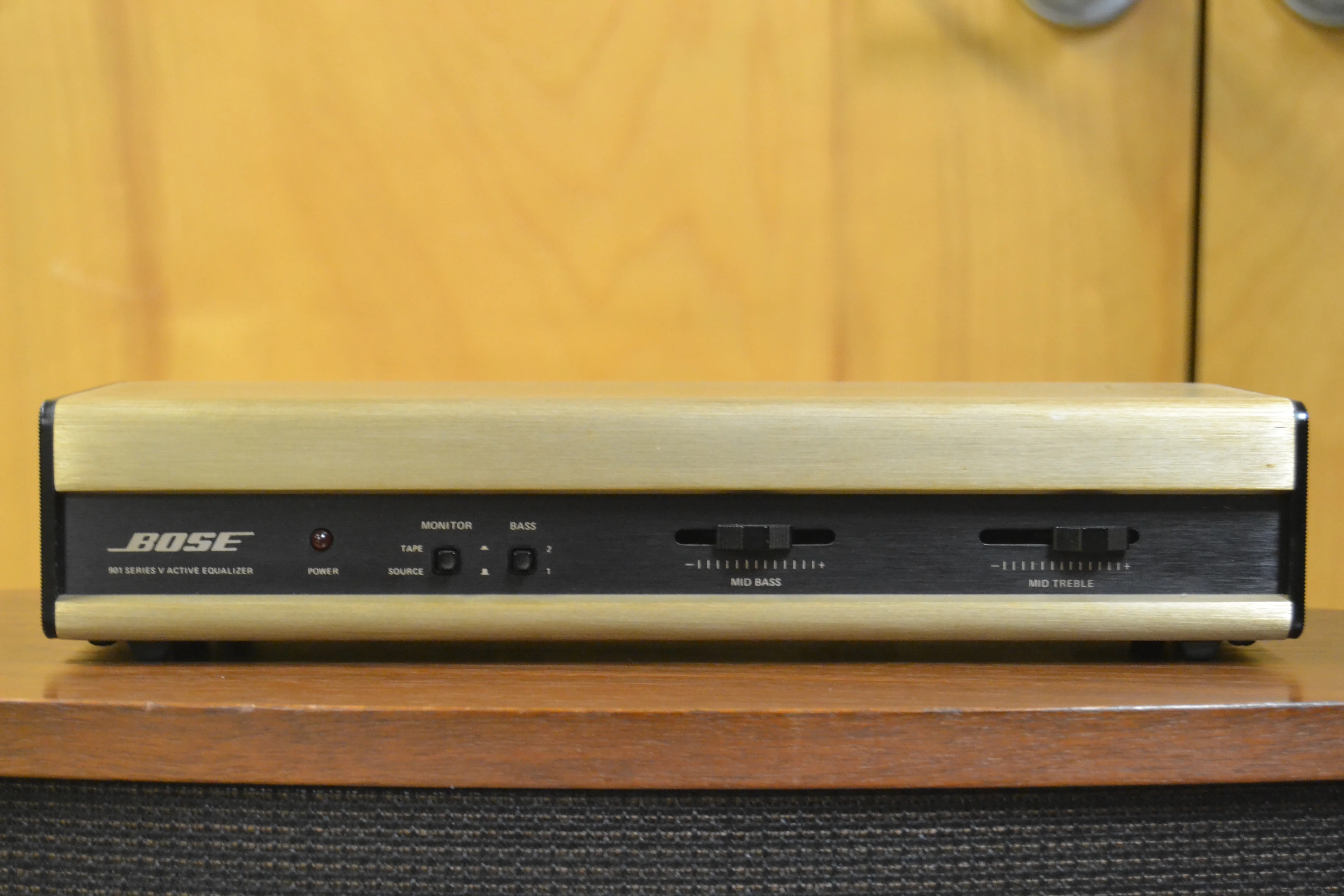 Bose 901 Series V * Equalizer * Tulip Stands - Image 9
