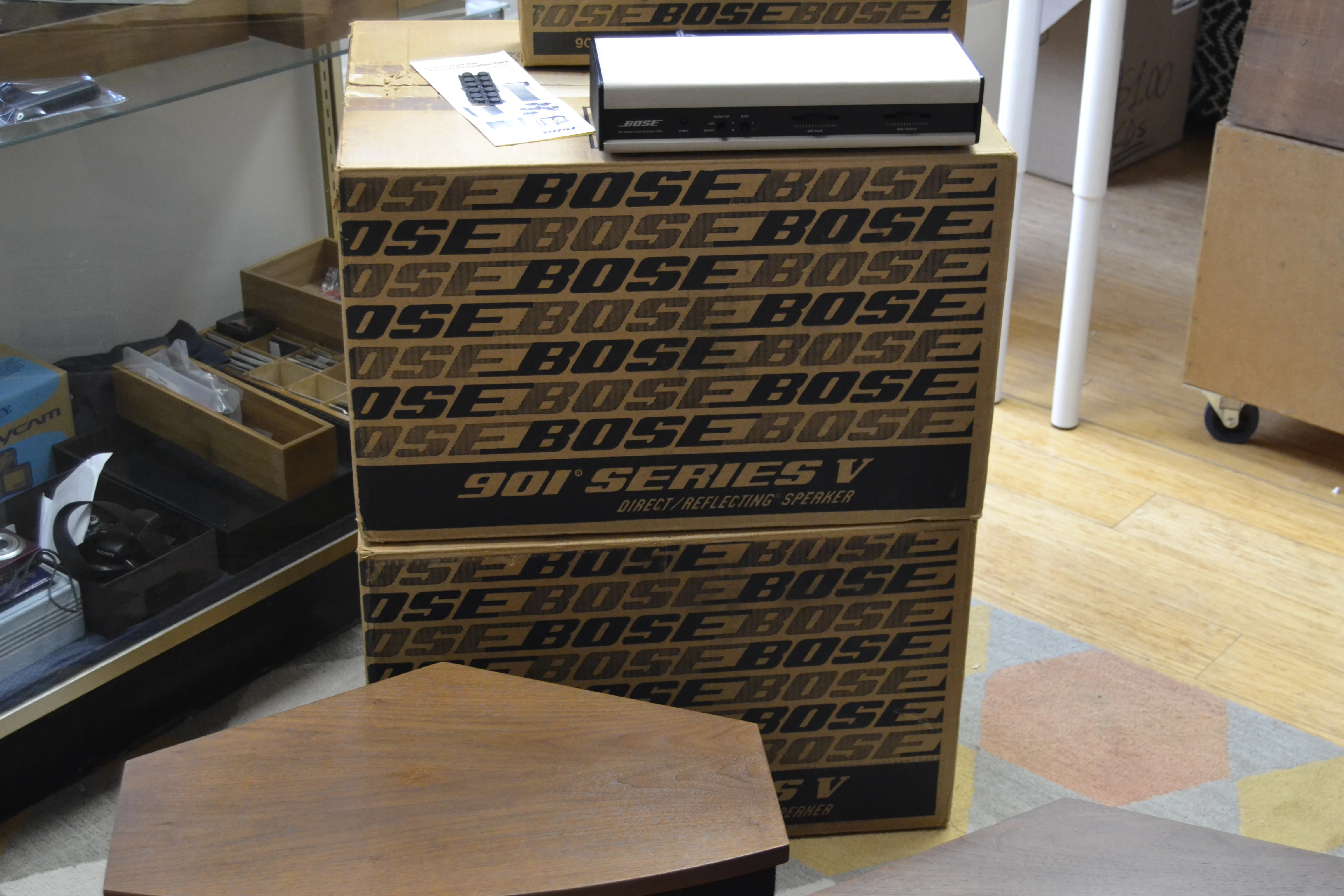 Bose 901 Series V in Boxes Fully Refoamed * Equalizer in Box fully Recapped * - Image 3