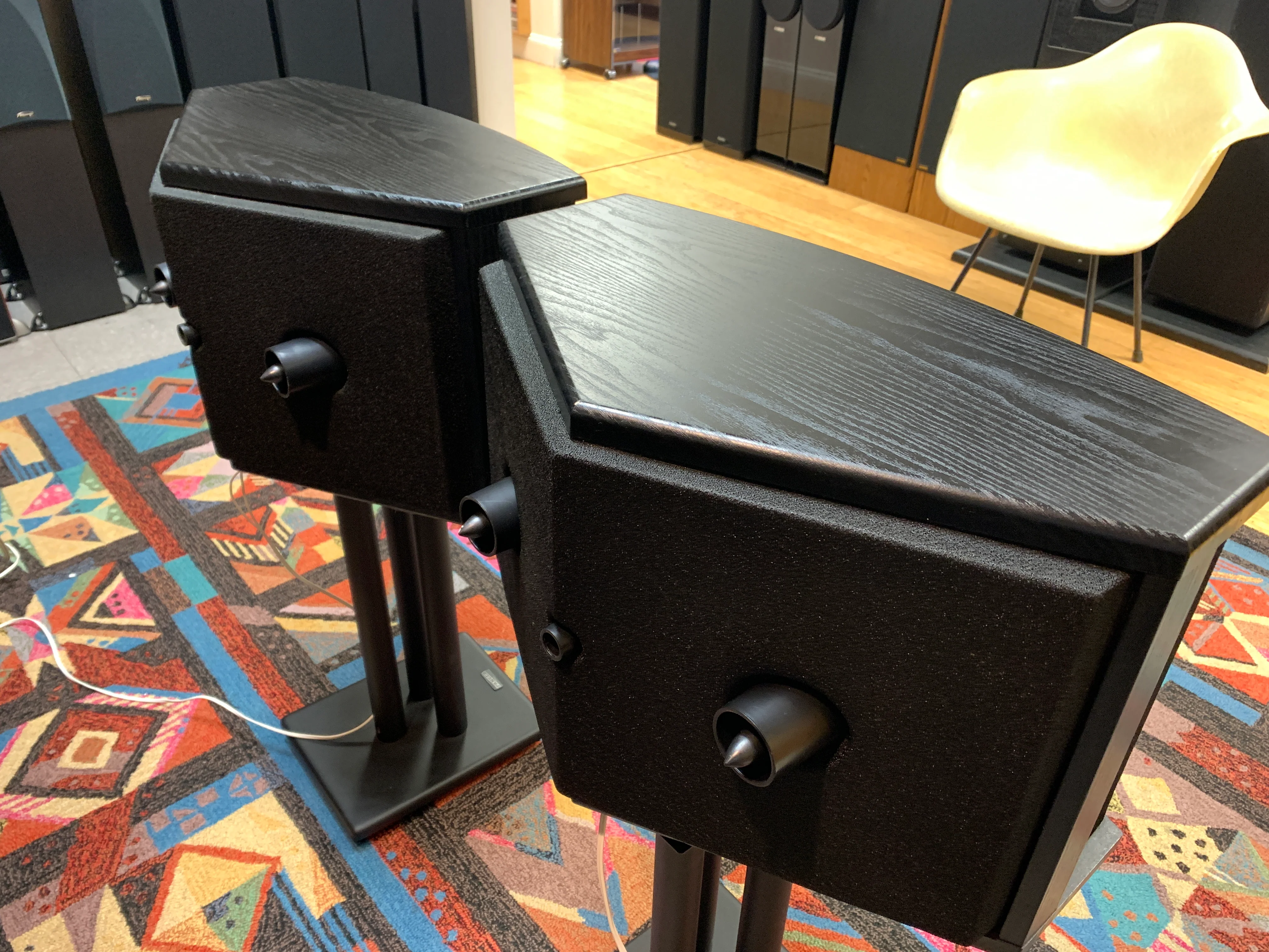 Bose 901 Series VI Black with Pangea Stands & Equalizer - Image 9