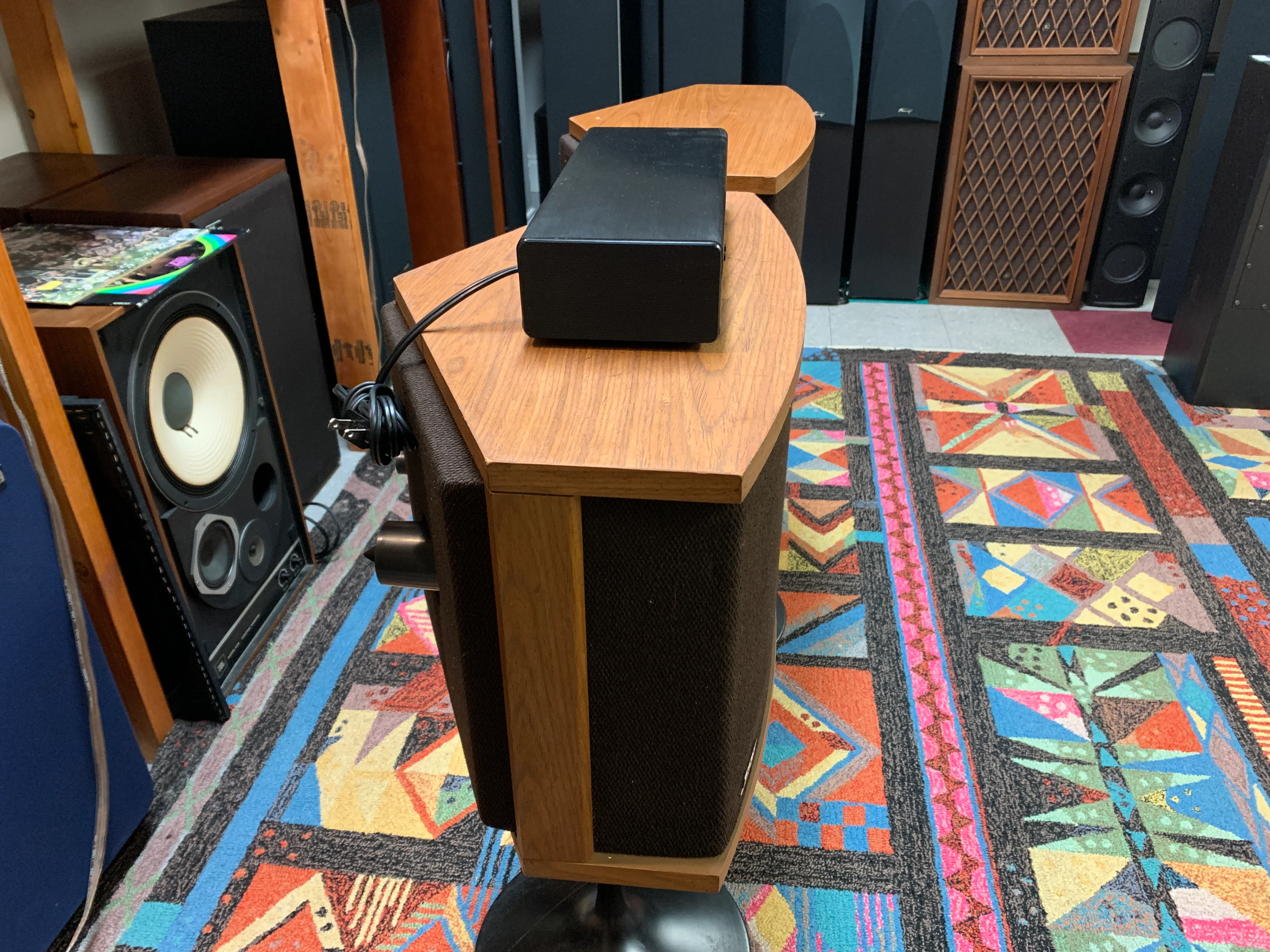 Bose 901 Series VI with Equalizer and Tulip Stands - Image 10