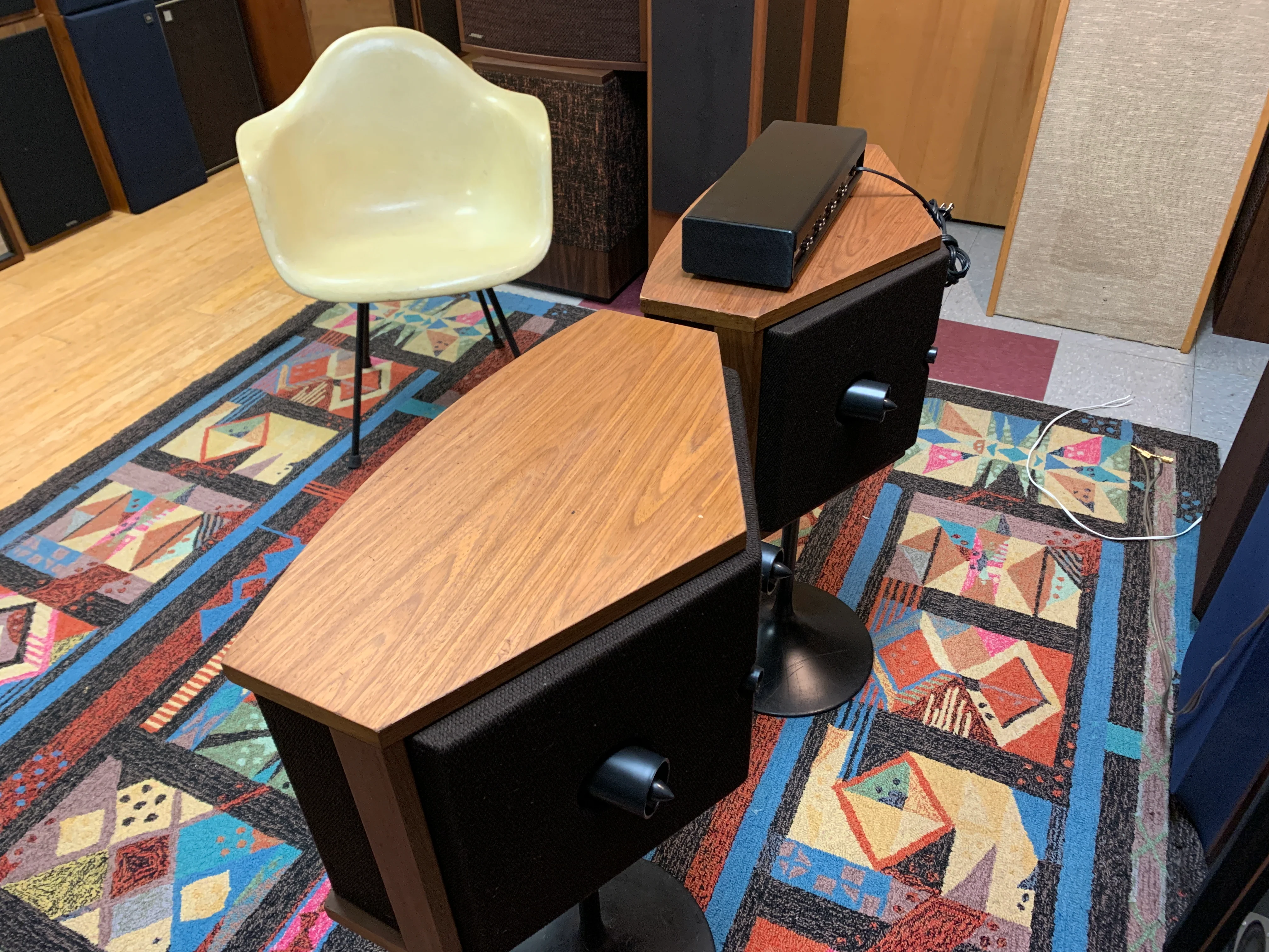 Bose 901 Series VI with Equalizer and Tulip Stands - Image 6